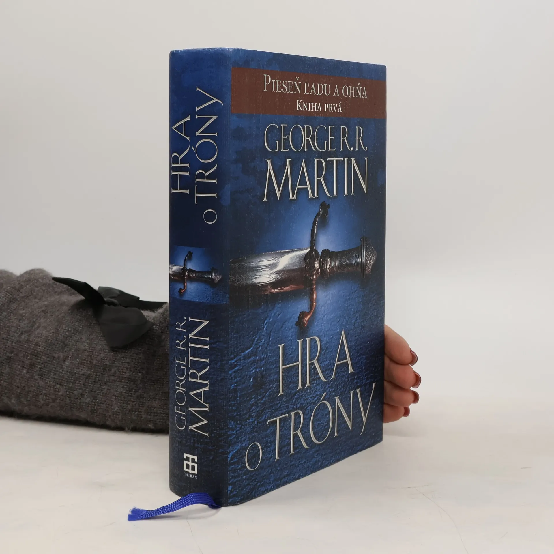 Hra o tróny | Kniha | pevná | George R. R. Martin