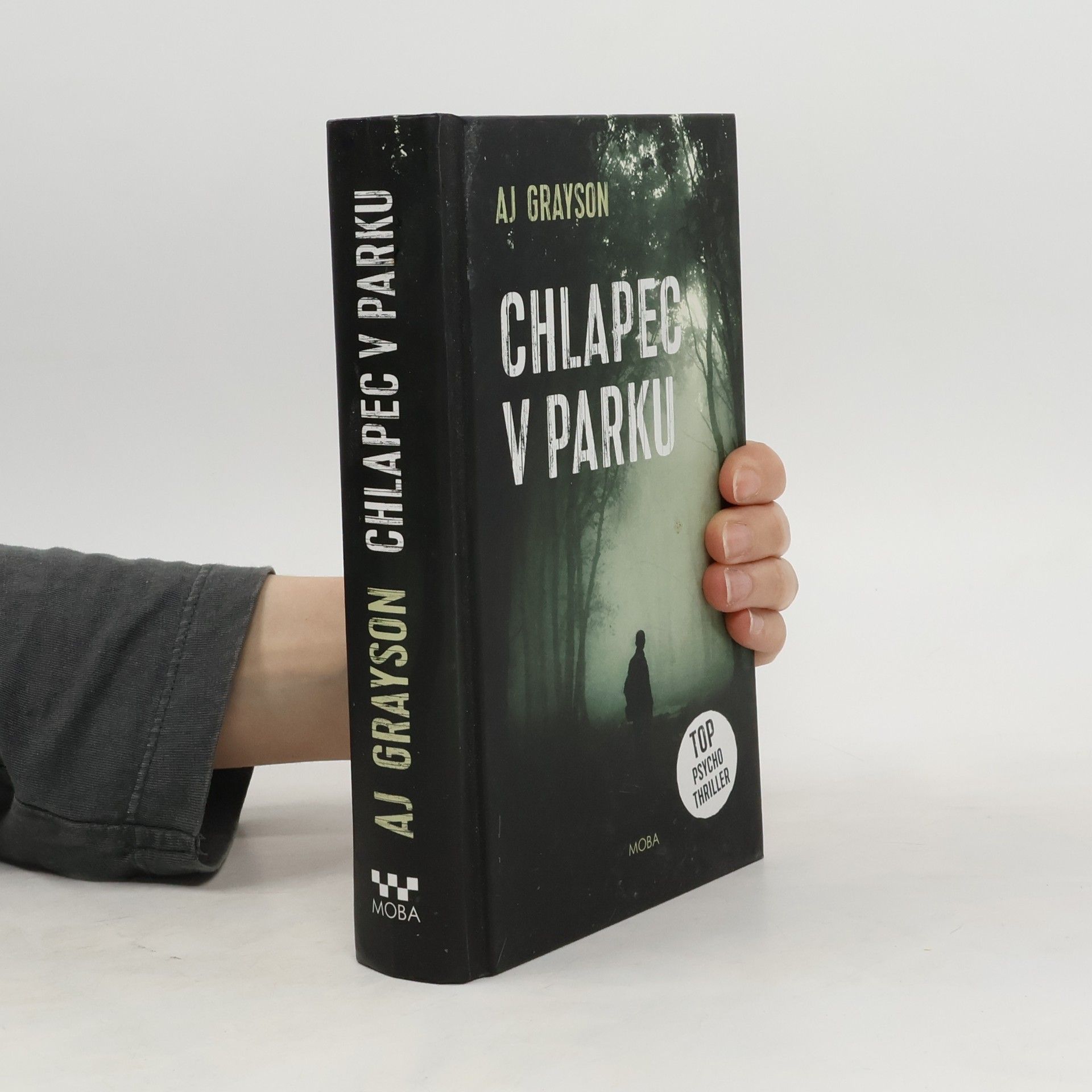A. J. Grayson Chlapec v parku
