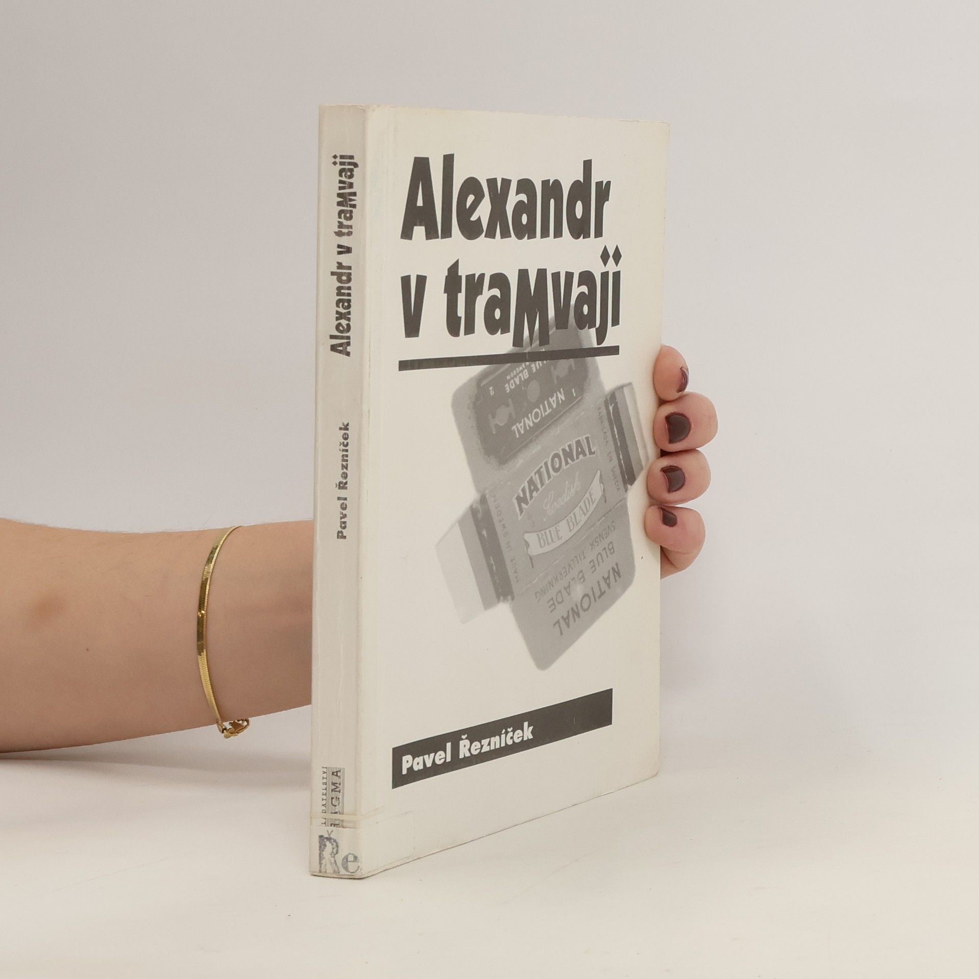 Pavel Řezníček Alexandr v tramvaji