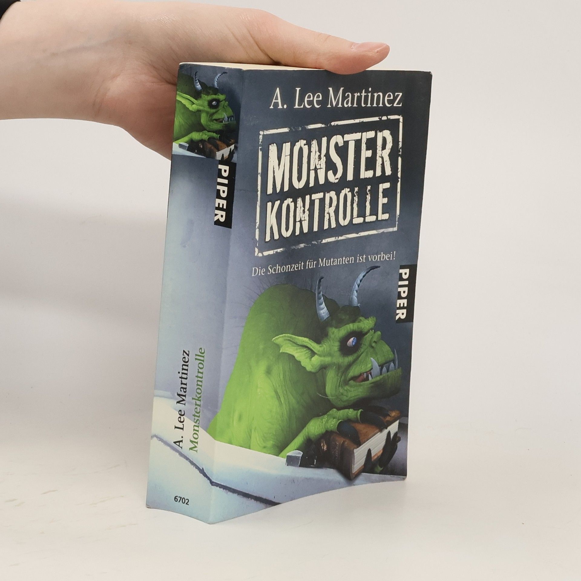 A. Lee Martinez Monsterkontrolle