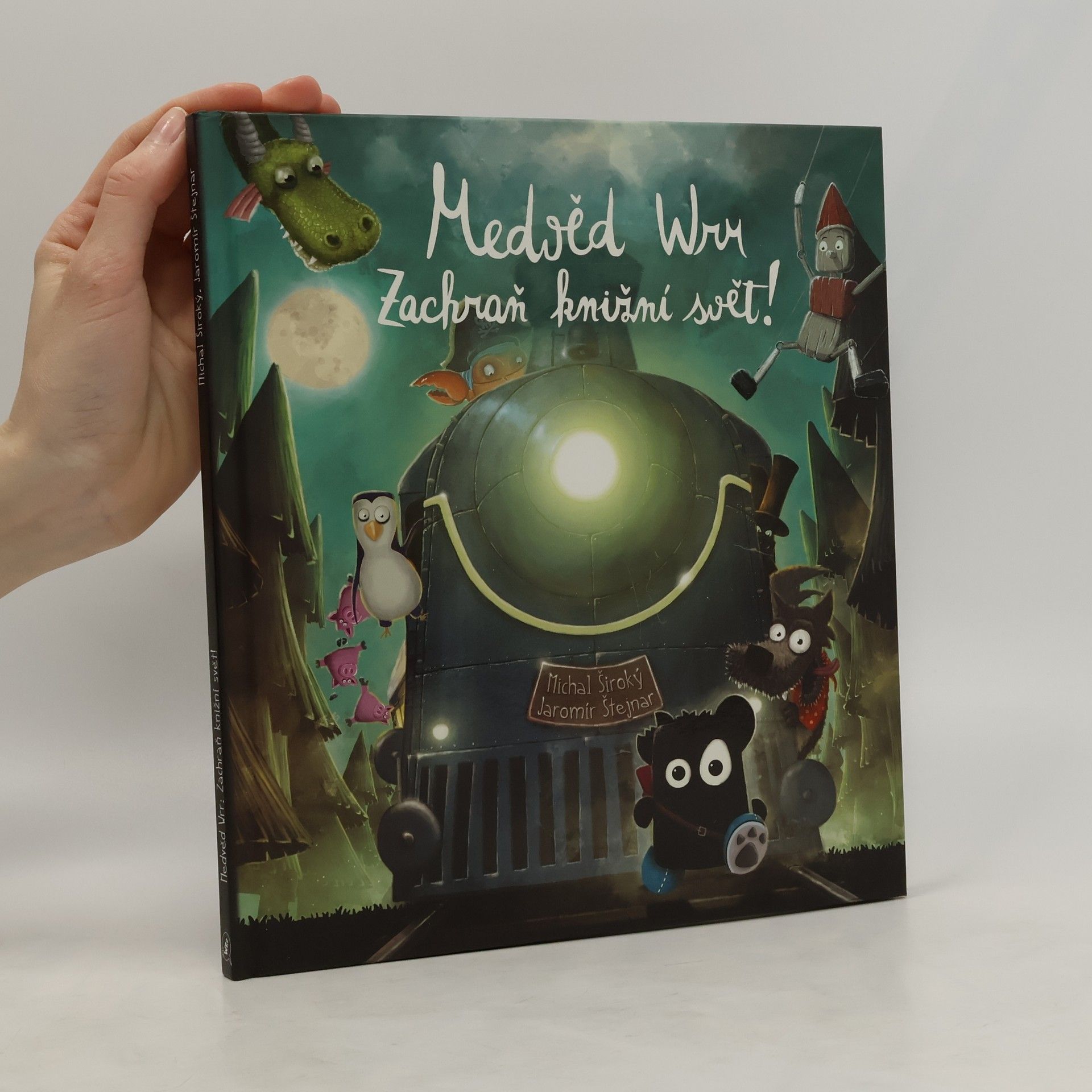 Michal Široký Medvěd Wrr - Zachraň knižní svět!