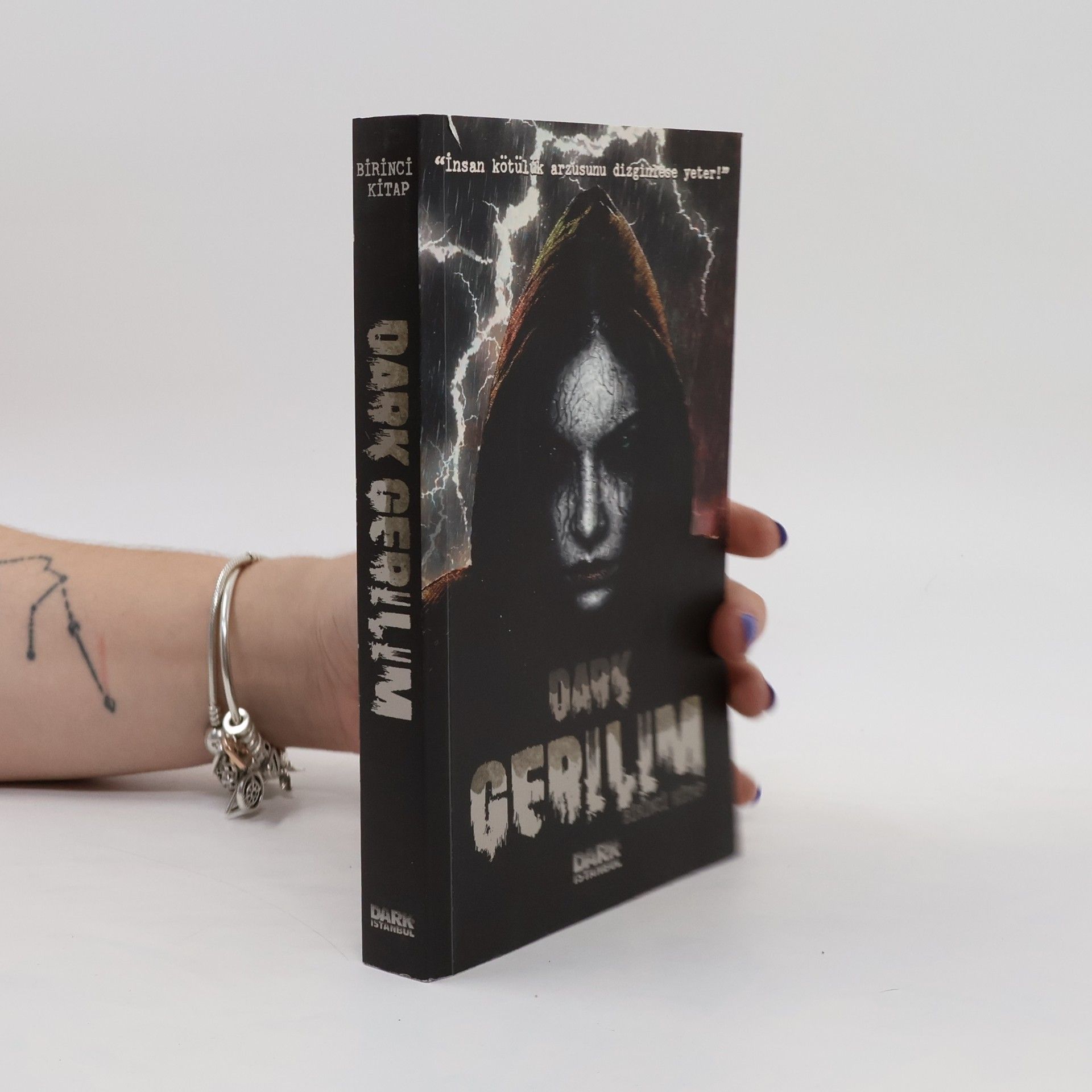 kolektiv Dark Gerilim