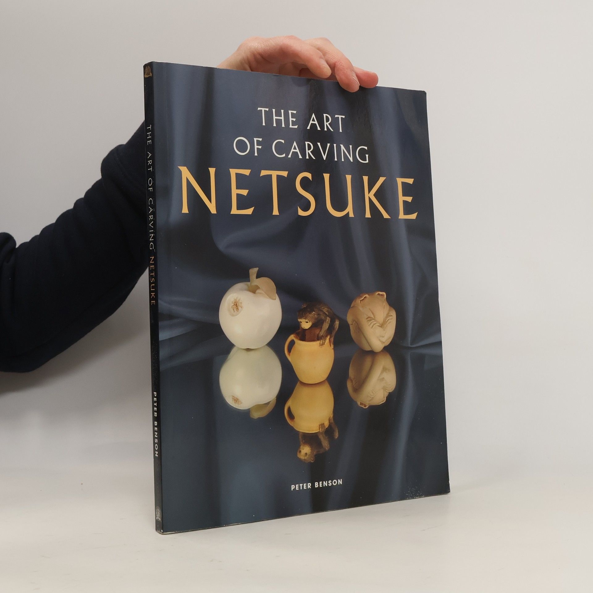 Peter Benson The Art of Carving Netsuke