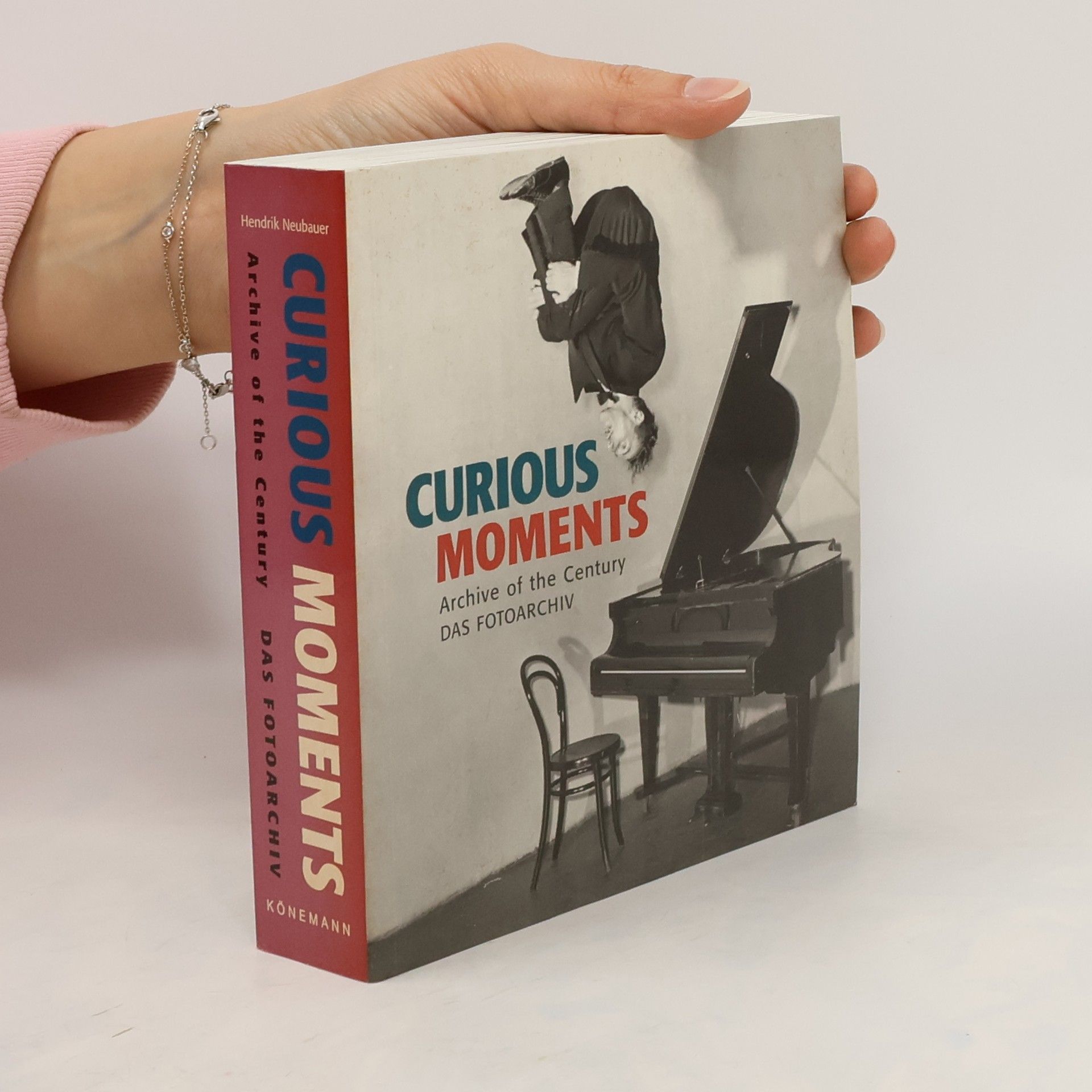 Hendrik Neubauer Curious moments