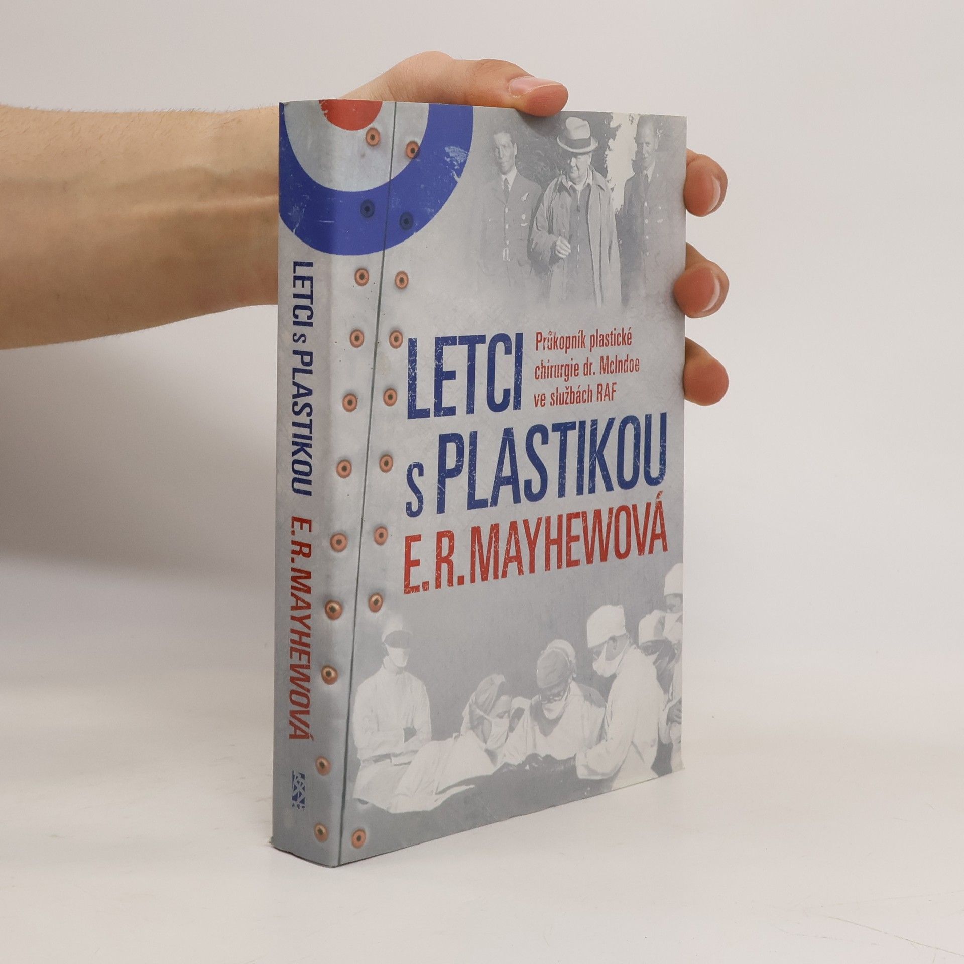 E.R. Mayhew Letci s plastikou