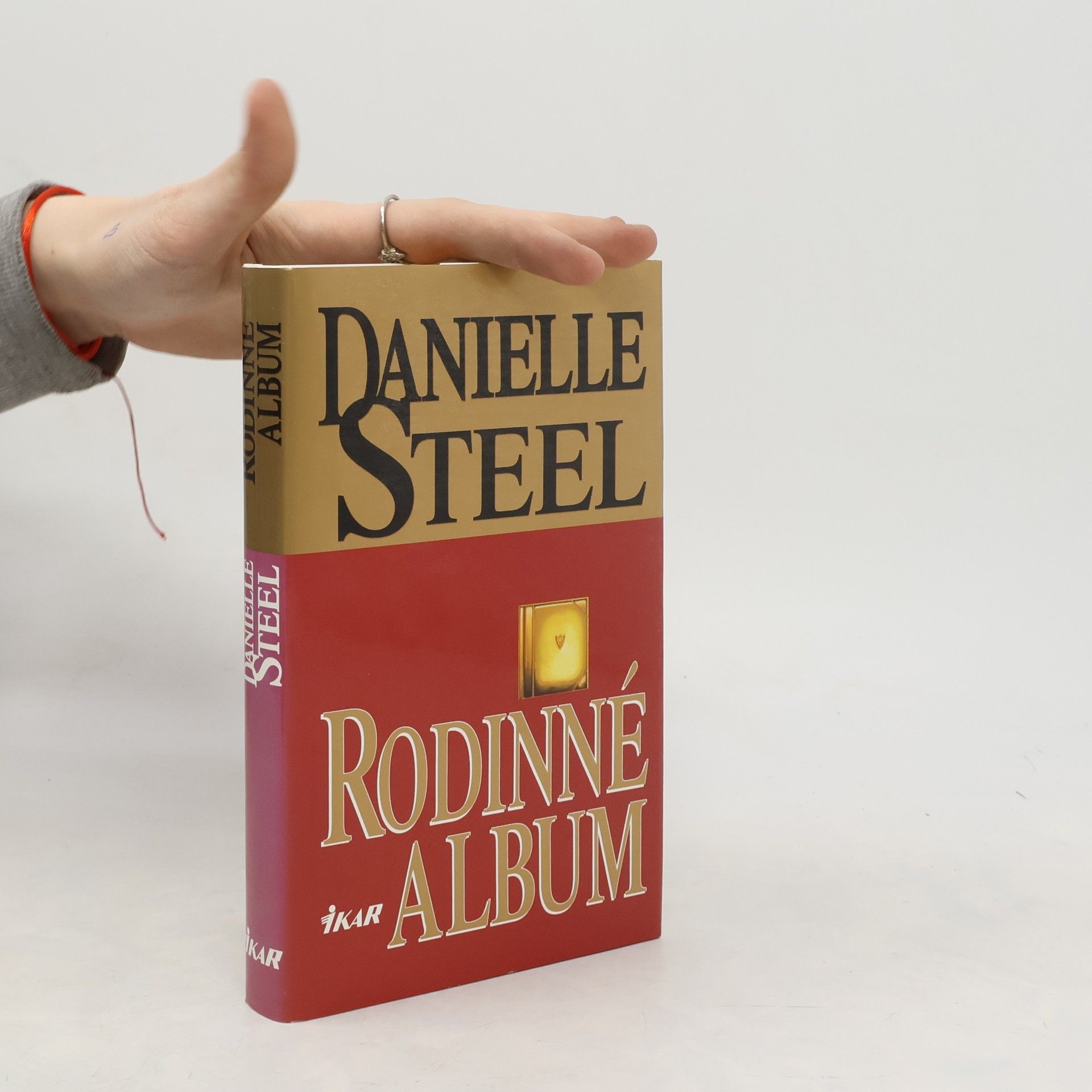 Danielle Steel Rodinné album