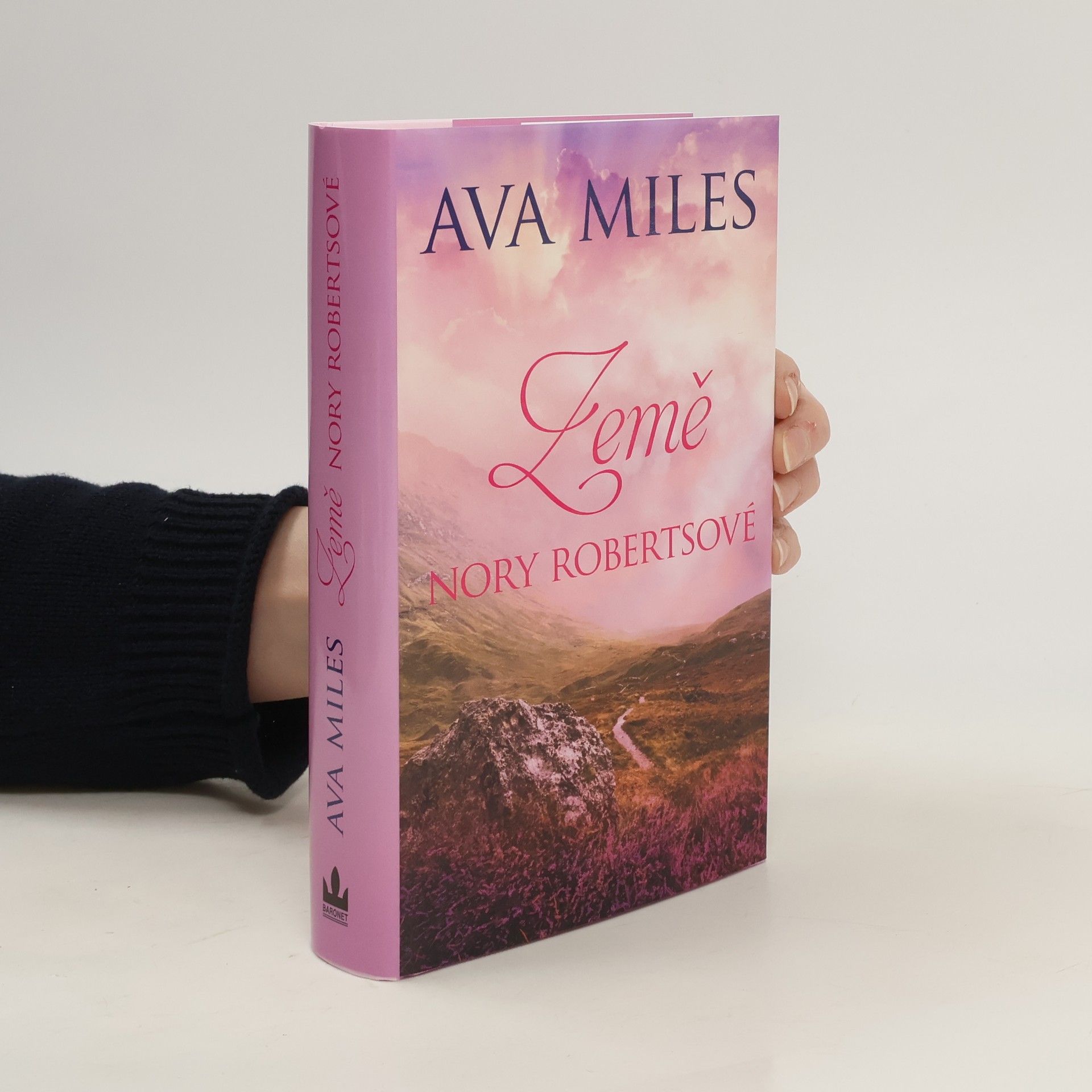Ava Miles Země Nory Robertsové : Dare Valley (1)
