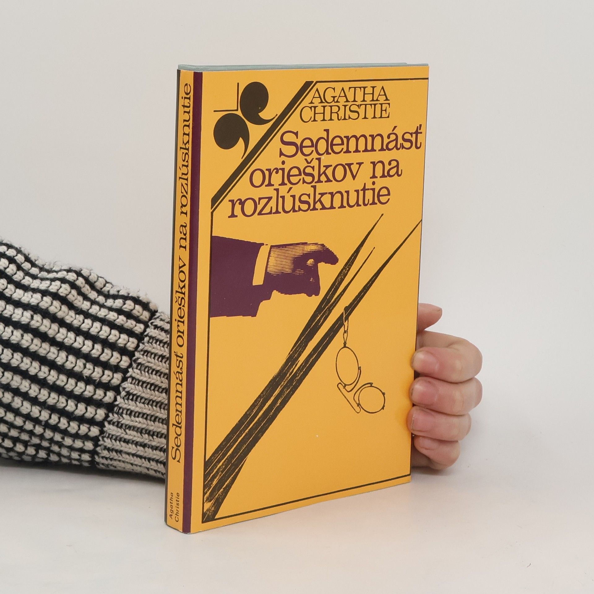 Agatha Christie Sedemnásť orieškov na rozlúsknutie