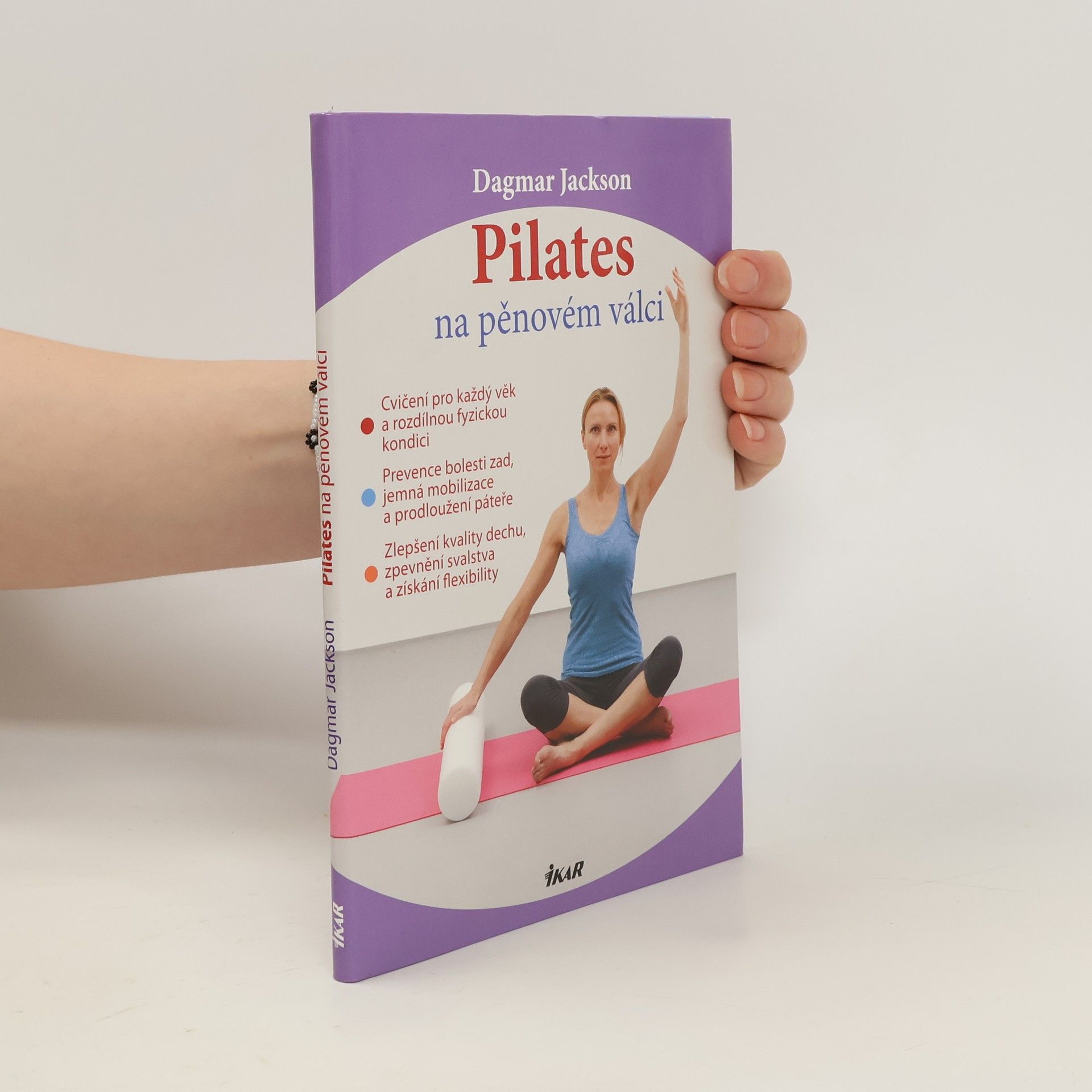 Dagmar Jackson Pilates na pěnovém válci