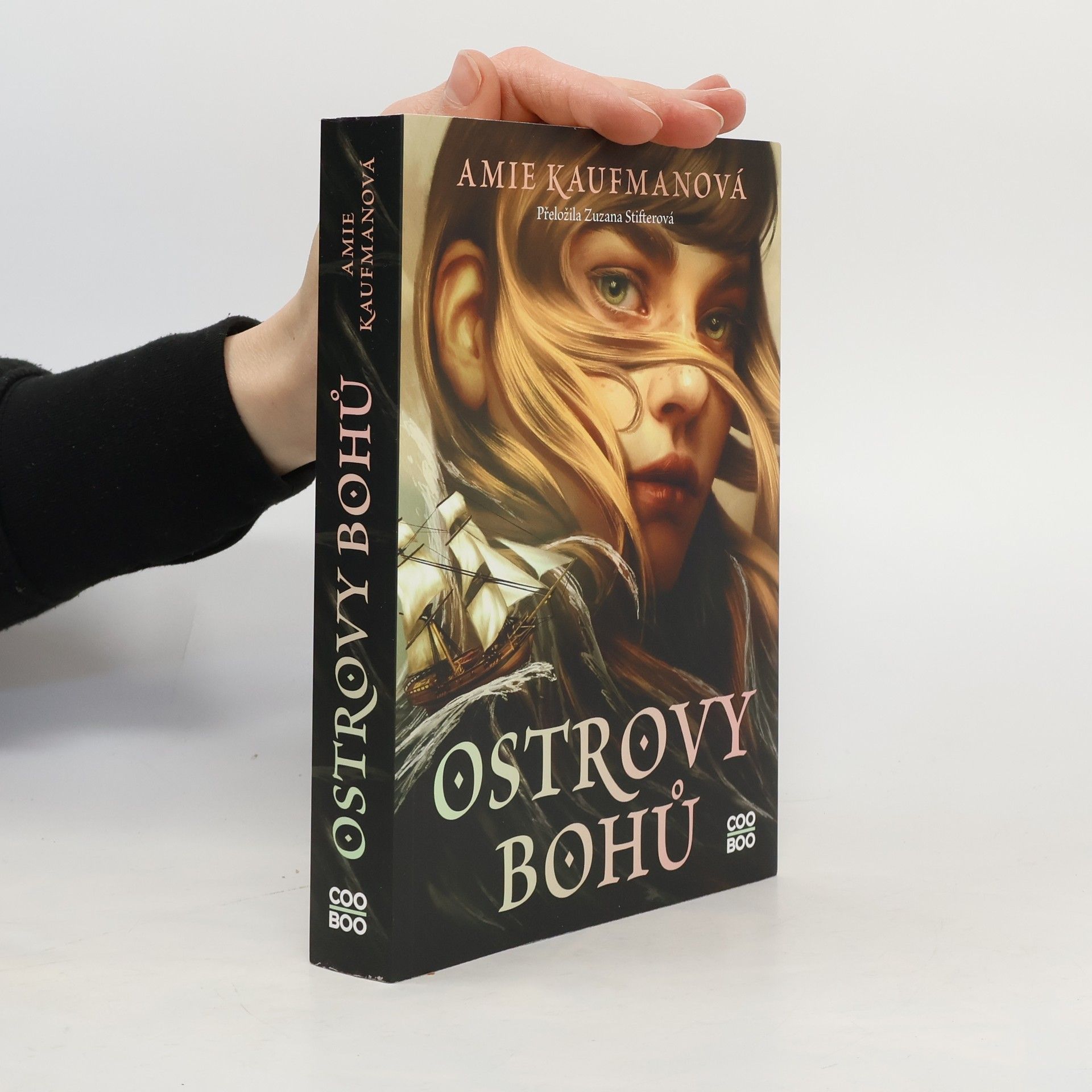 Amie Kaufman Ostrovy bohů
