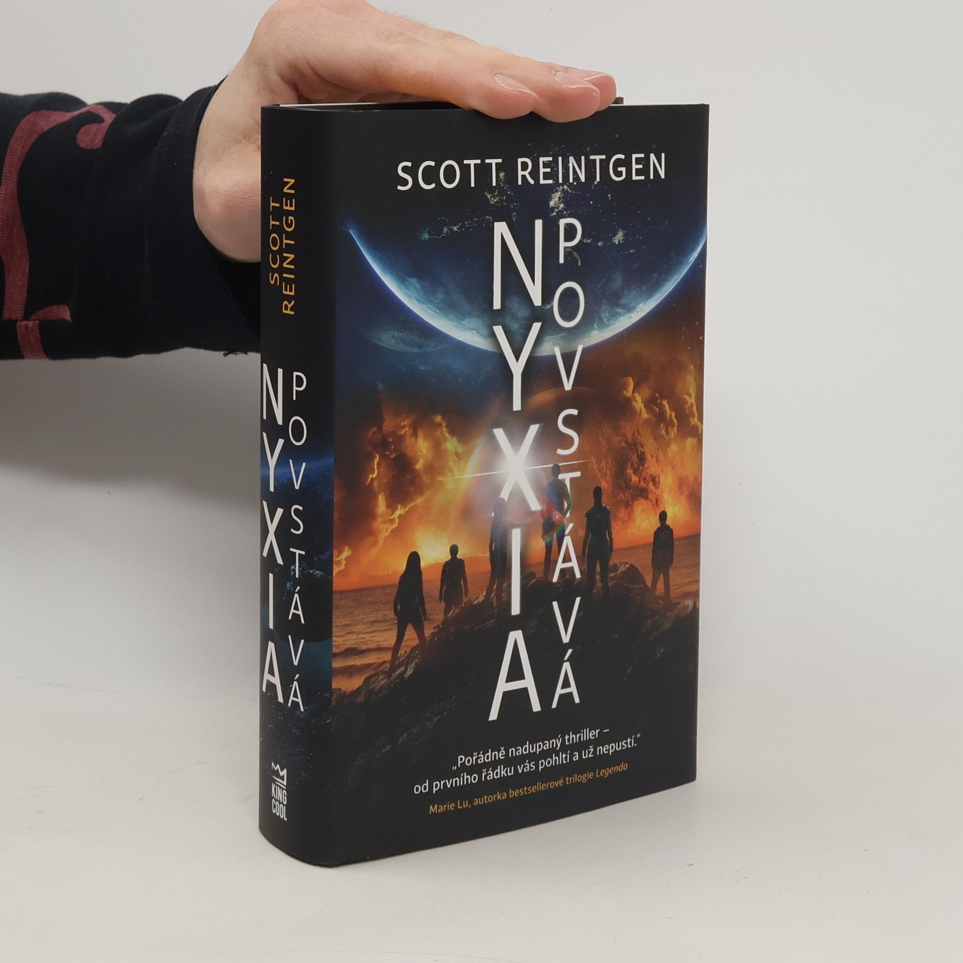 Scott Reintgen Nyxia povstává
