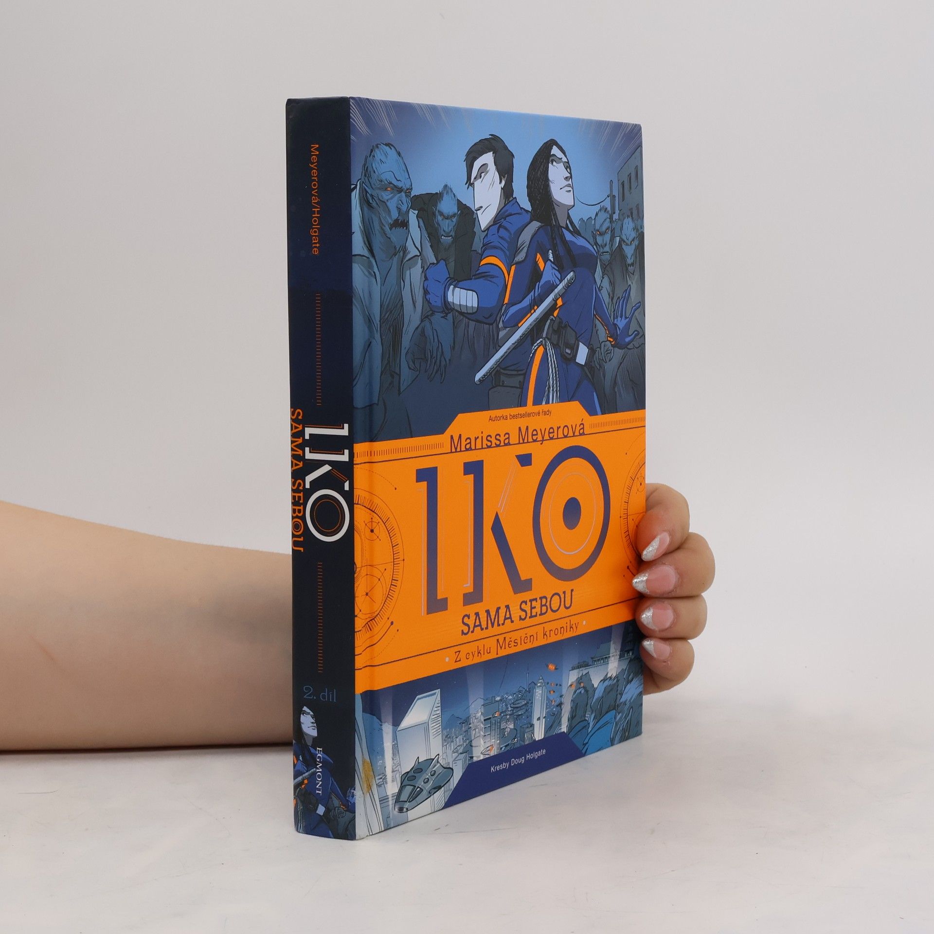 Marissa Meyer Iko sama sebou