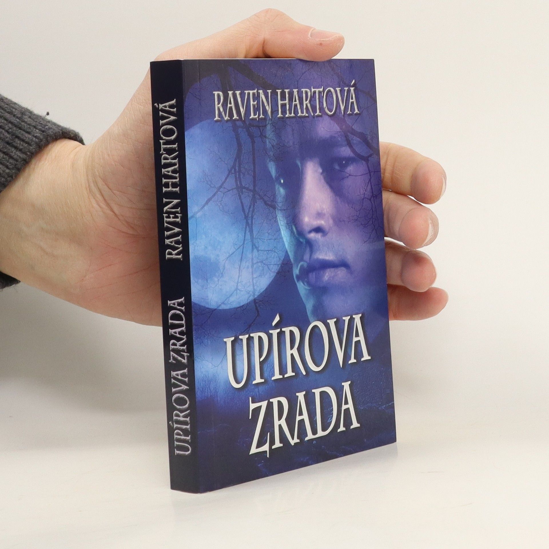Raven Hart Upírova zrada