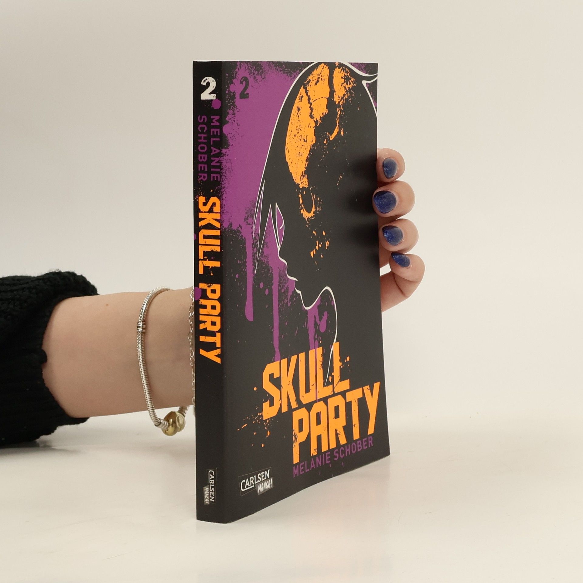 Melanie Schober Skull Party 2