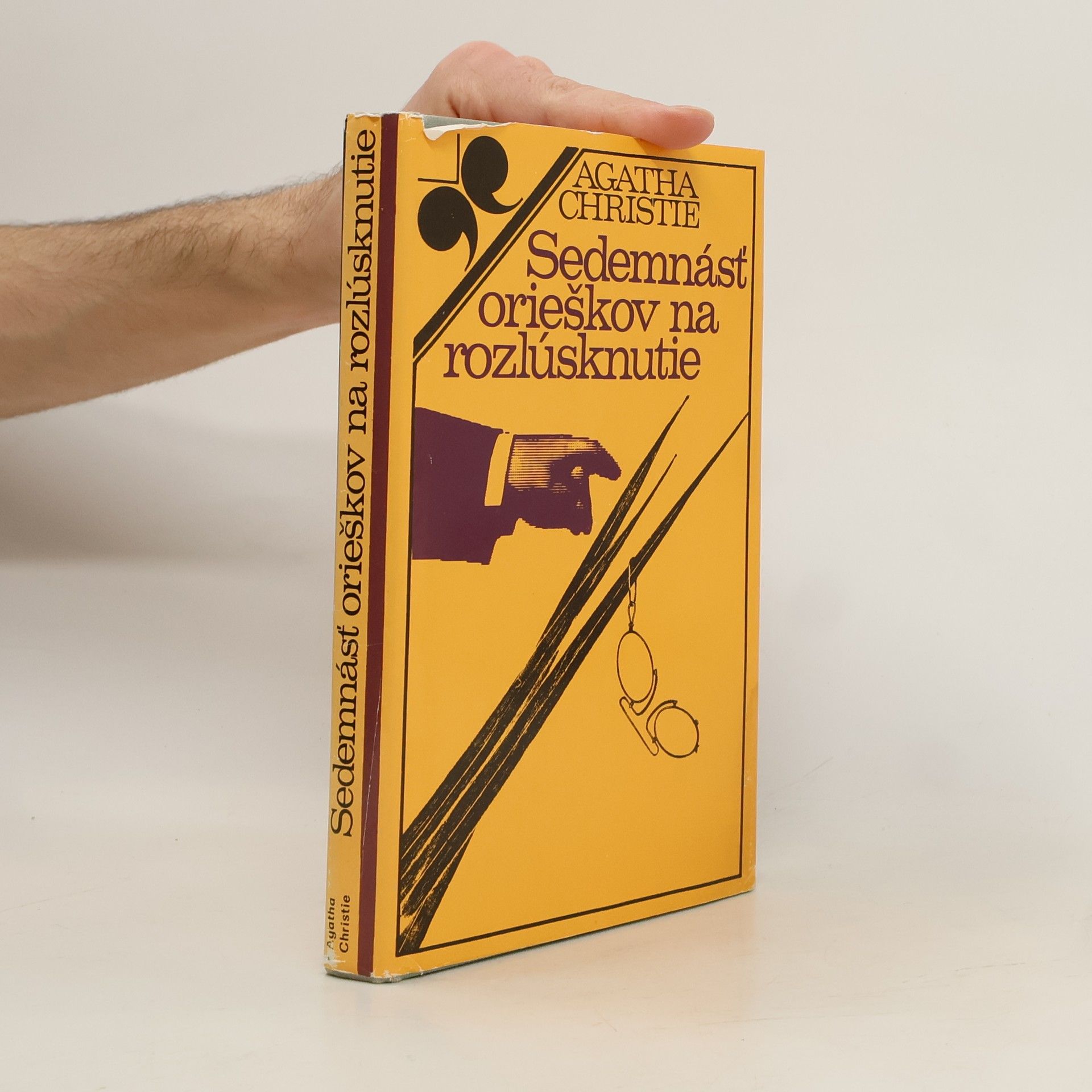 Agatha Christie Sedemnásť orieškov na rozlúsknutie