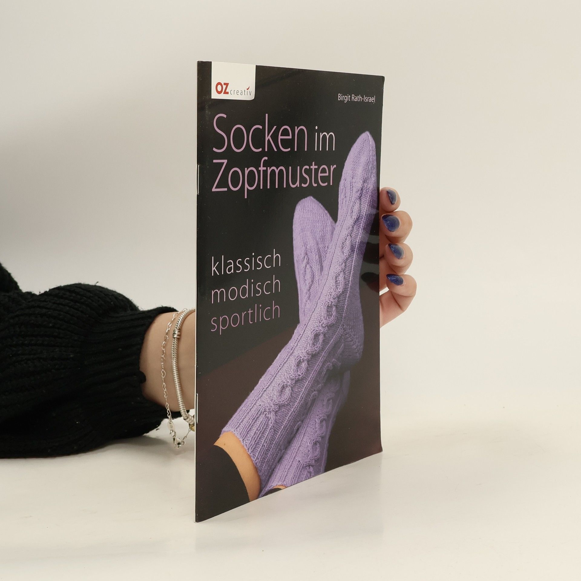 Birgit Rath-Israel Socken im Zopfmuster