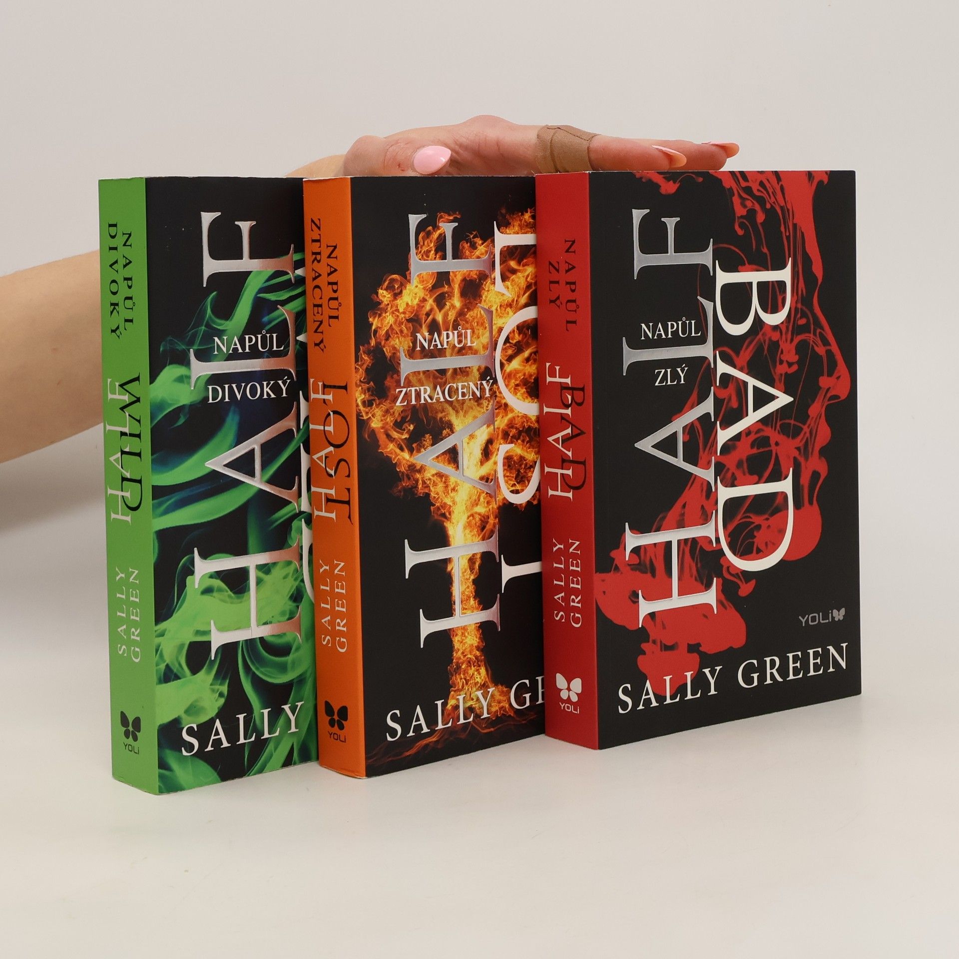 Sally Green Napůl ztracený, Napůl divoký, Napůl zlý
