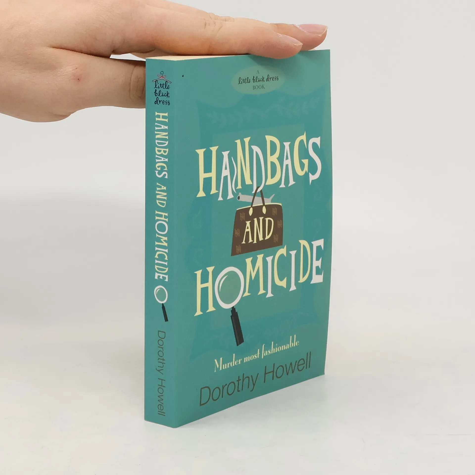 Handbags and Homicide | Book | Paperback | Dorothy Howell | EN