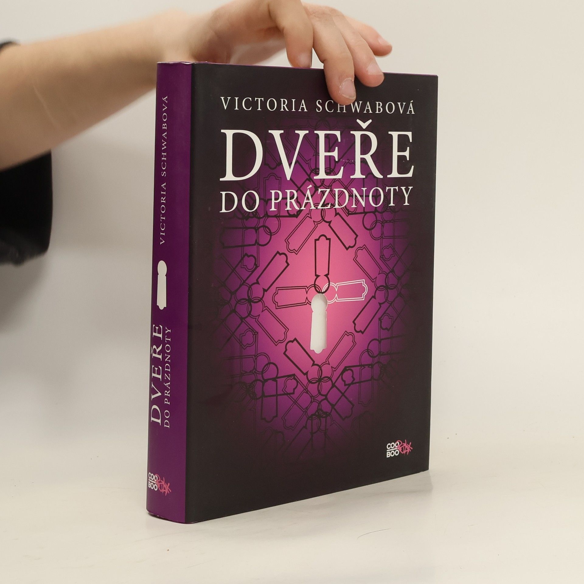 V. E. Schwab Dveře do prázdnoty
