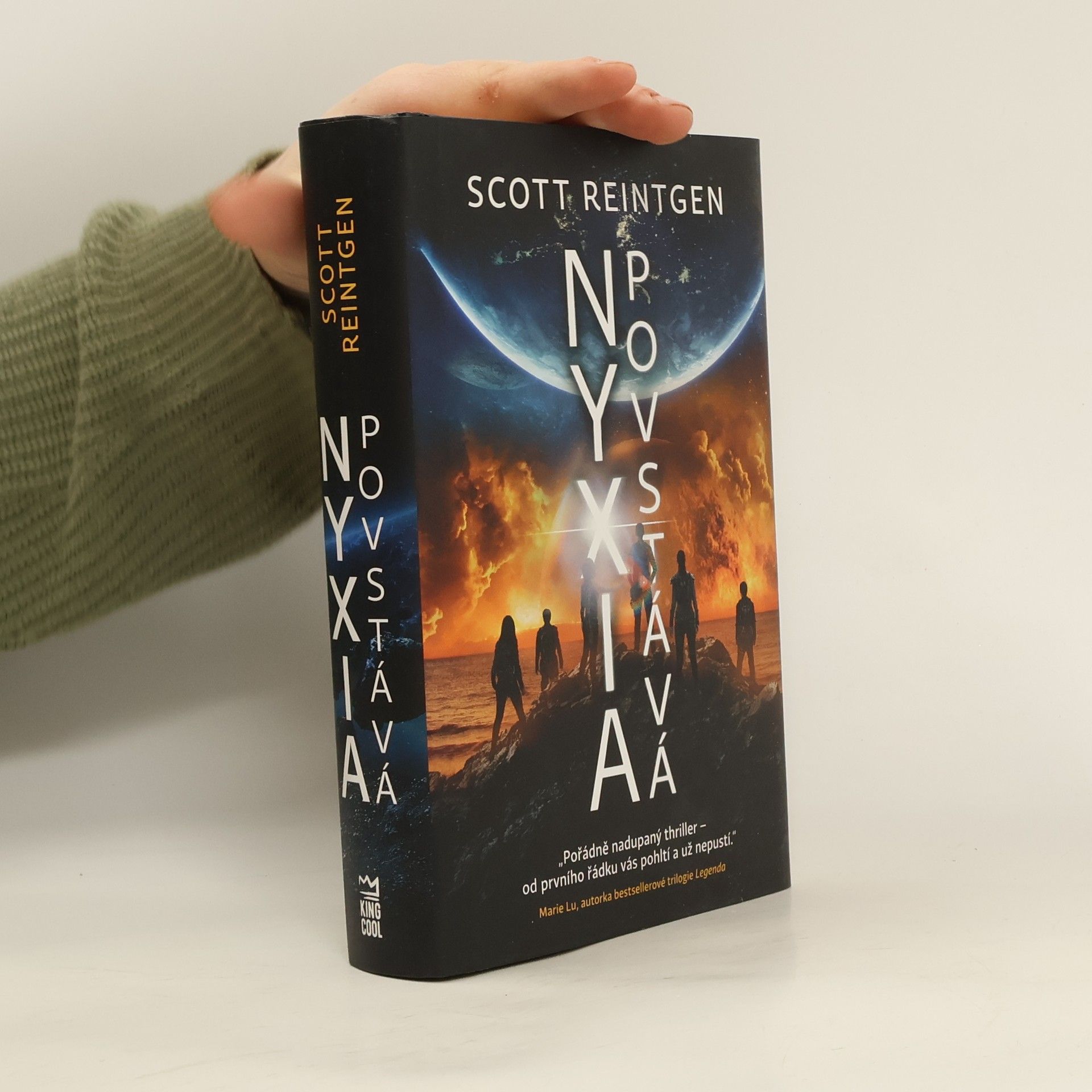 Scott Reintgen Nyxia povstává