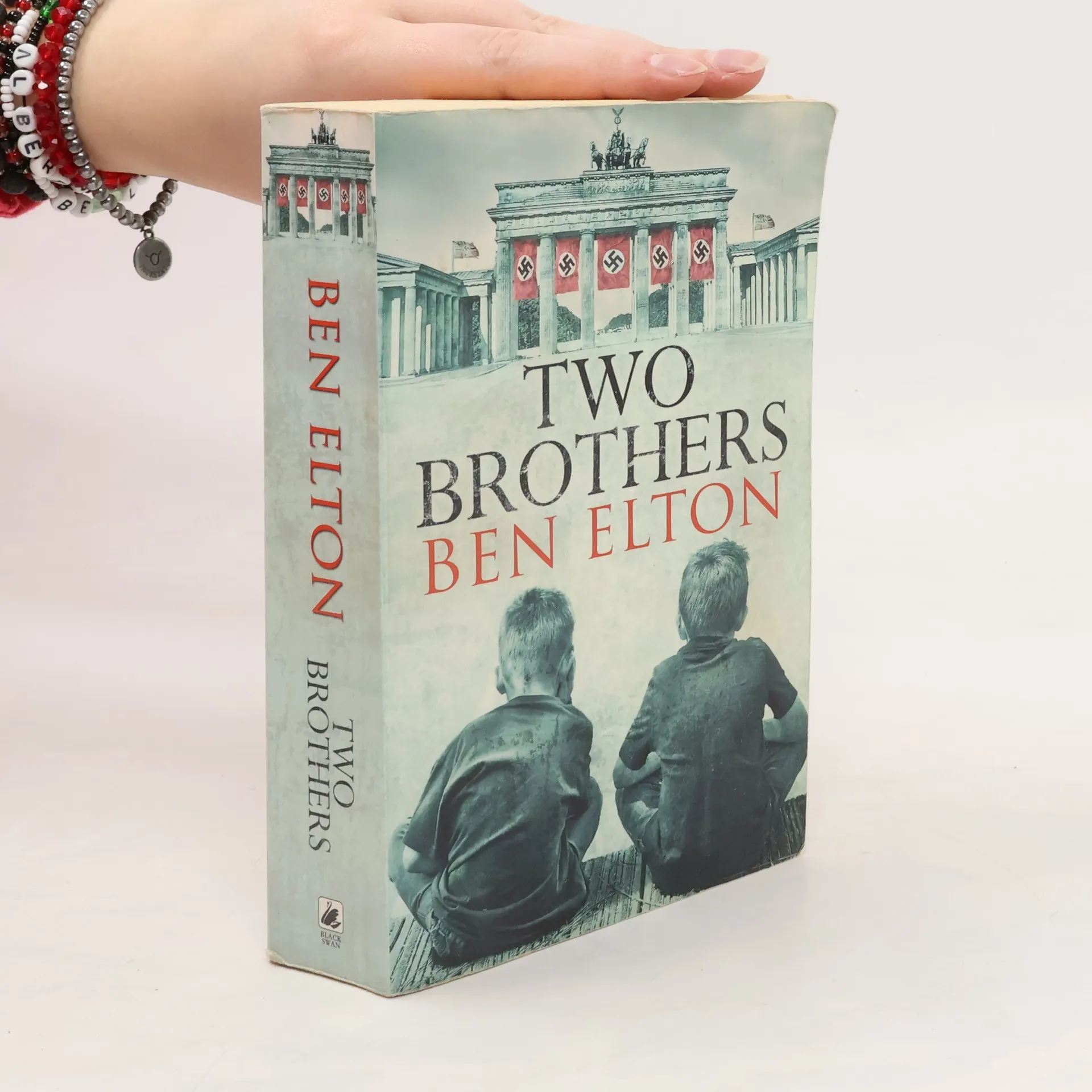 Two Brothers | Book | Ben Elton | EN