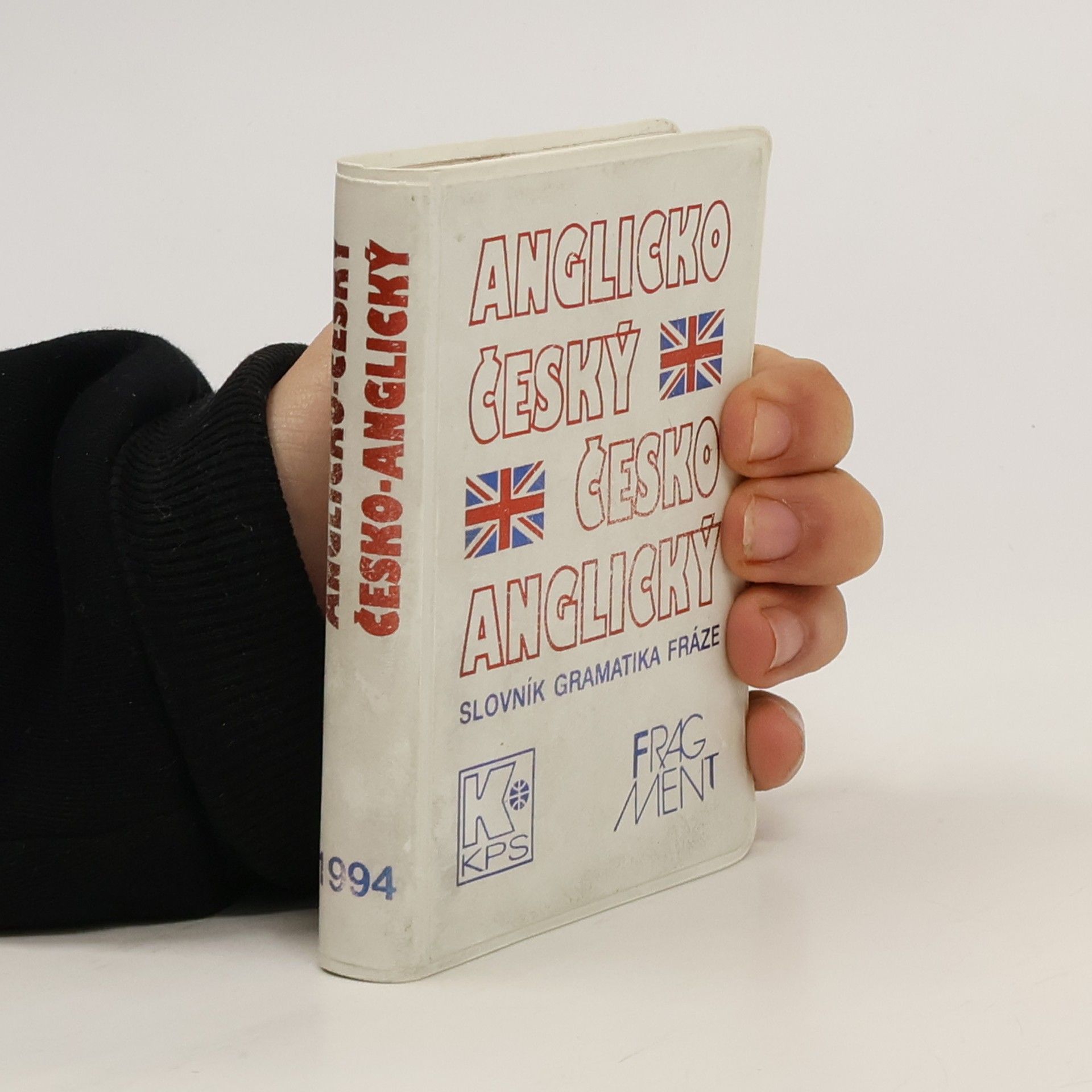 Martin Knezovič Anglicko-český a česko-anglický slovník. Gramatika. Fráze