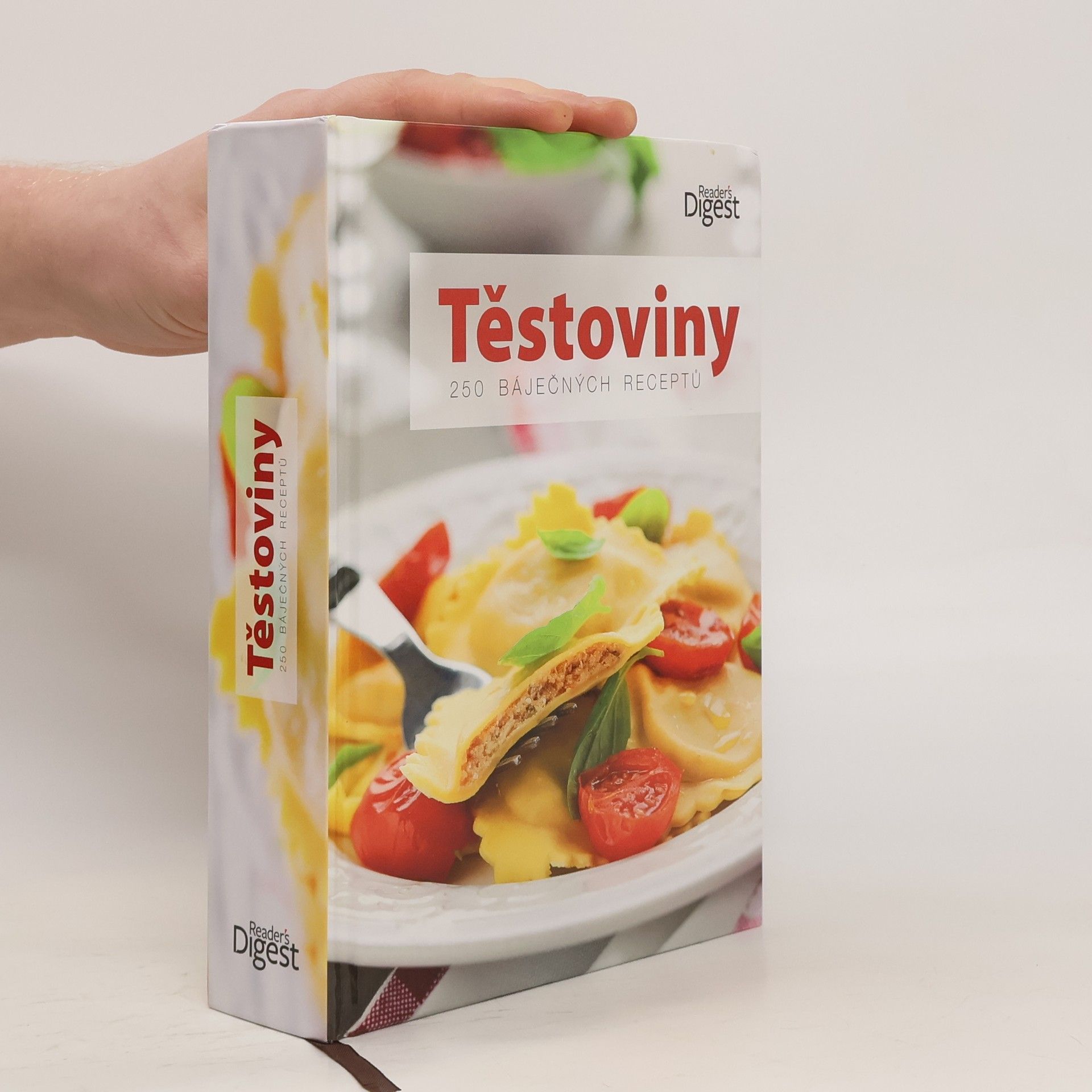 kolektiv Těstoviny. 250 báječných receptů