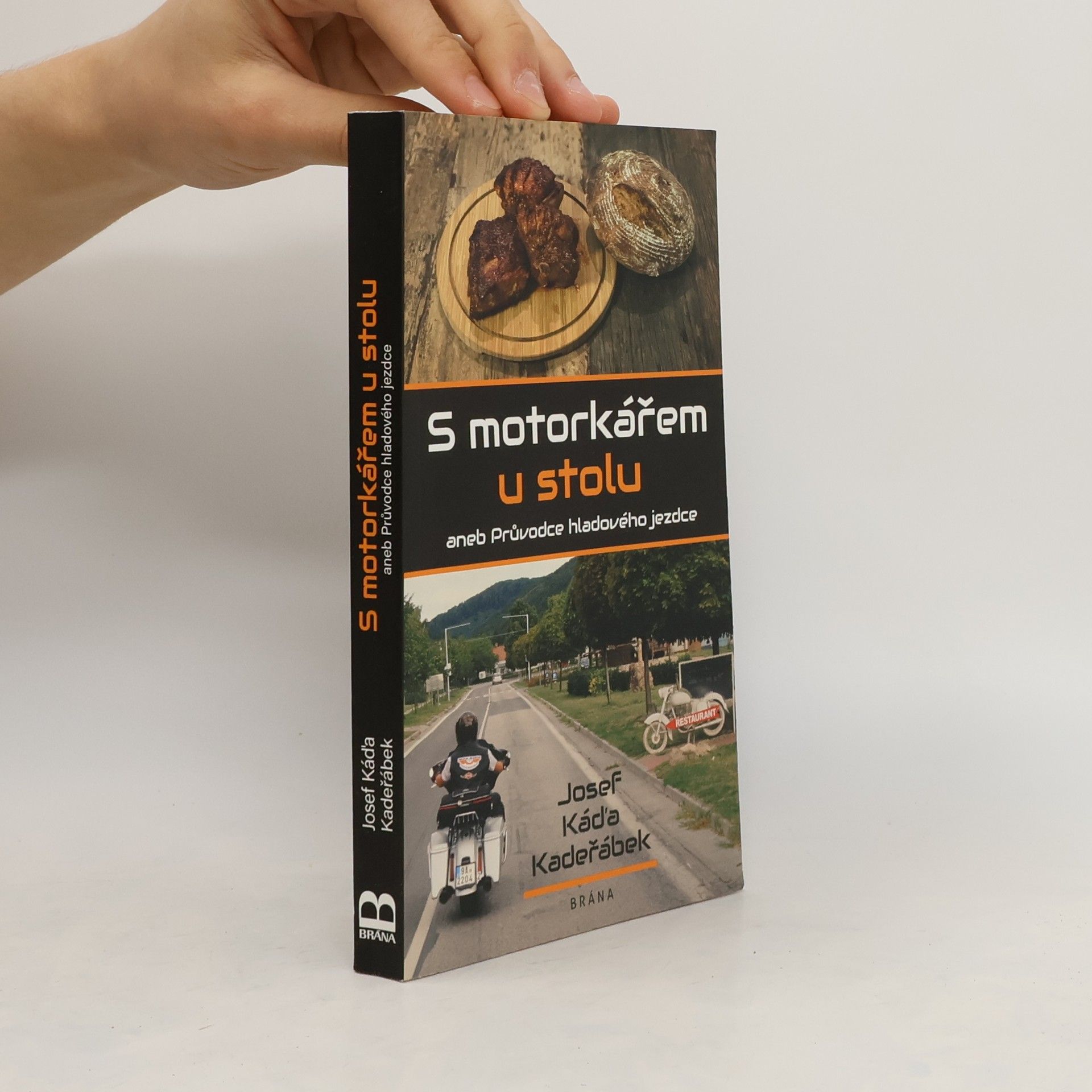 S motorkářem u stolu