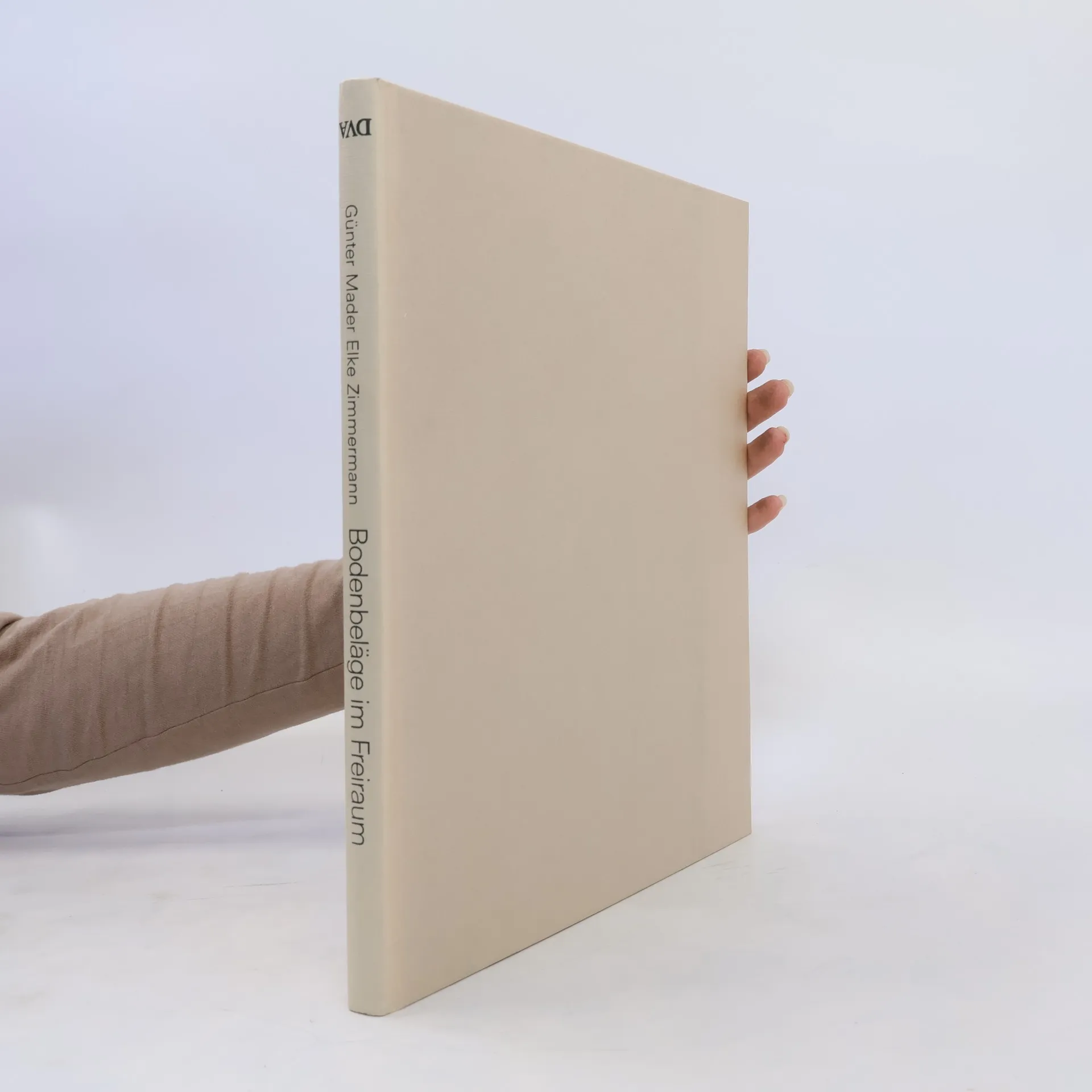 Bodenbeläge im Freiraum | Book | Günter Mader | DE