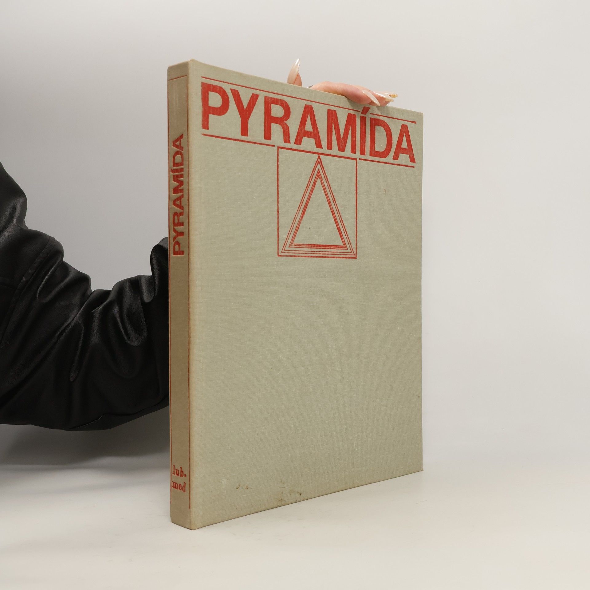 kolektiv Pyramída č. 85-96 Lub-Med