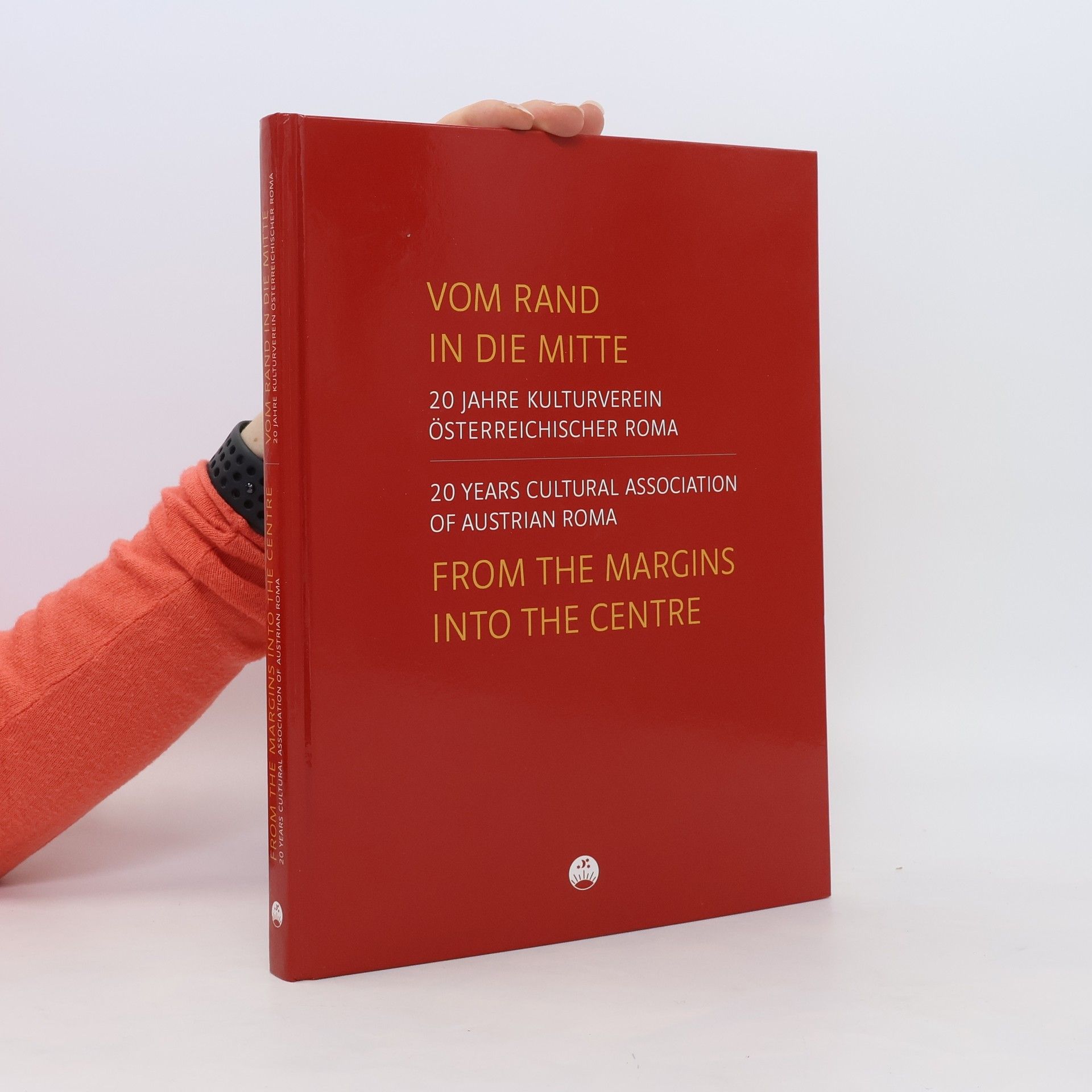 Collective Vom Rand in die Mitte = From the Margins into the Centre
