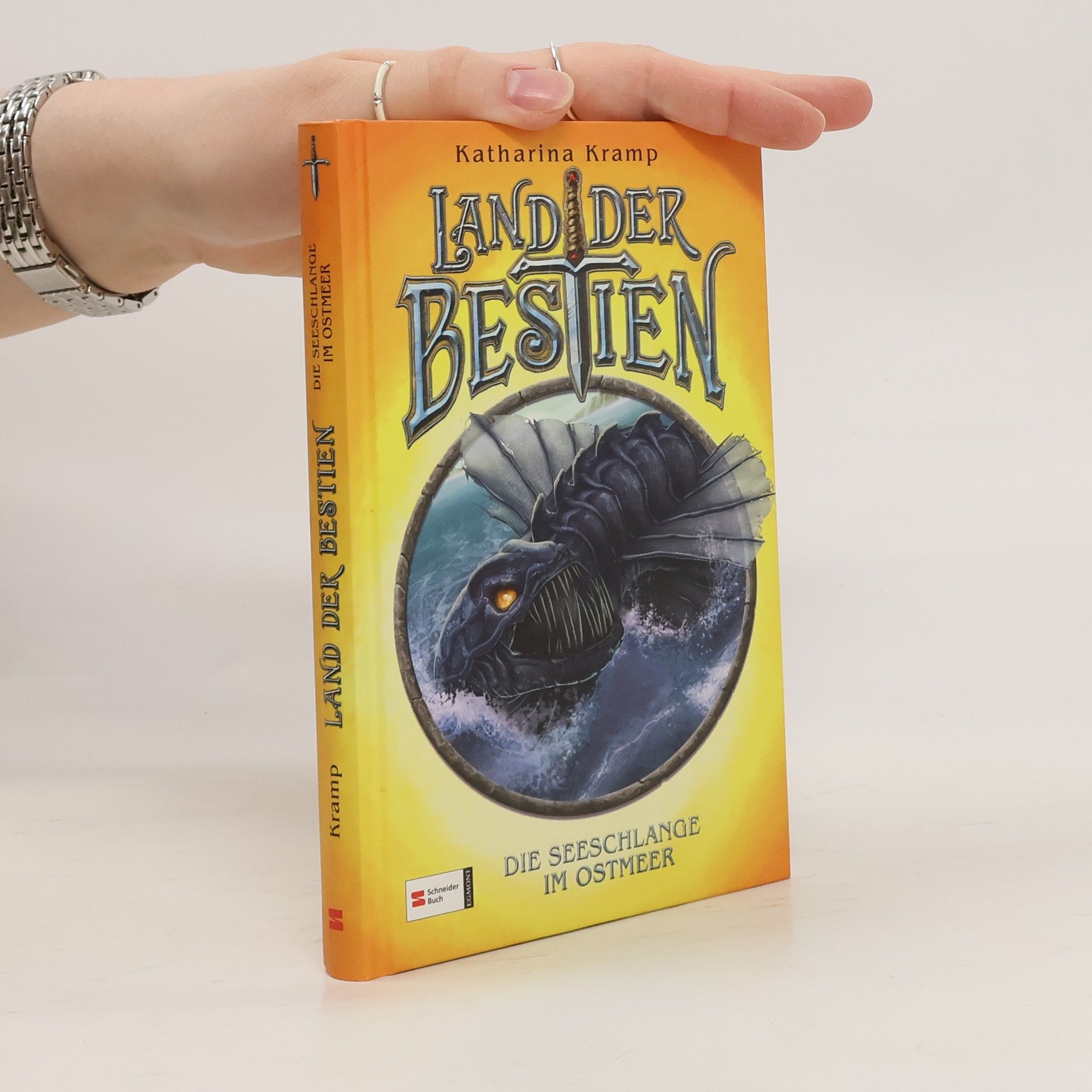 Katharina Kramp Land der Bestien - Die Seeschlange im Ostmeer