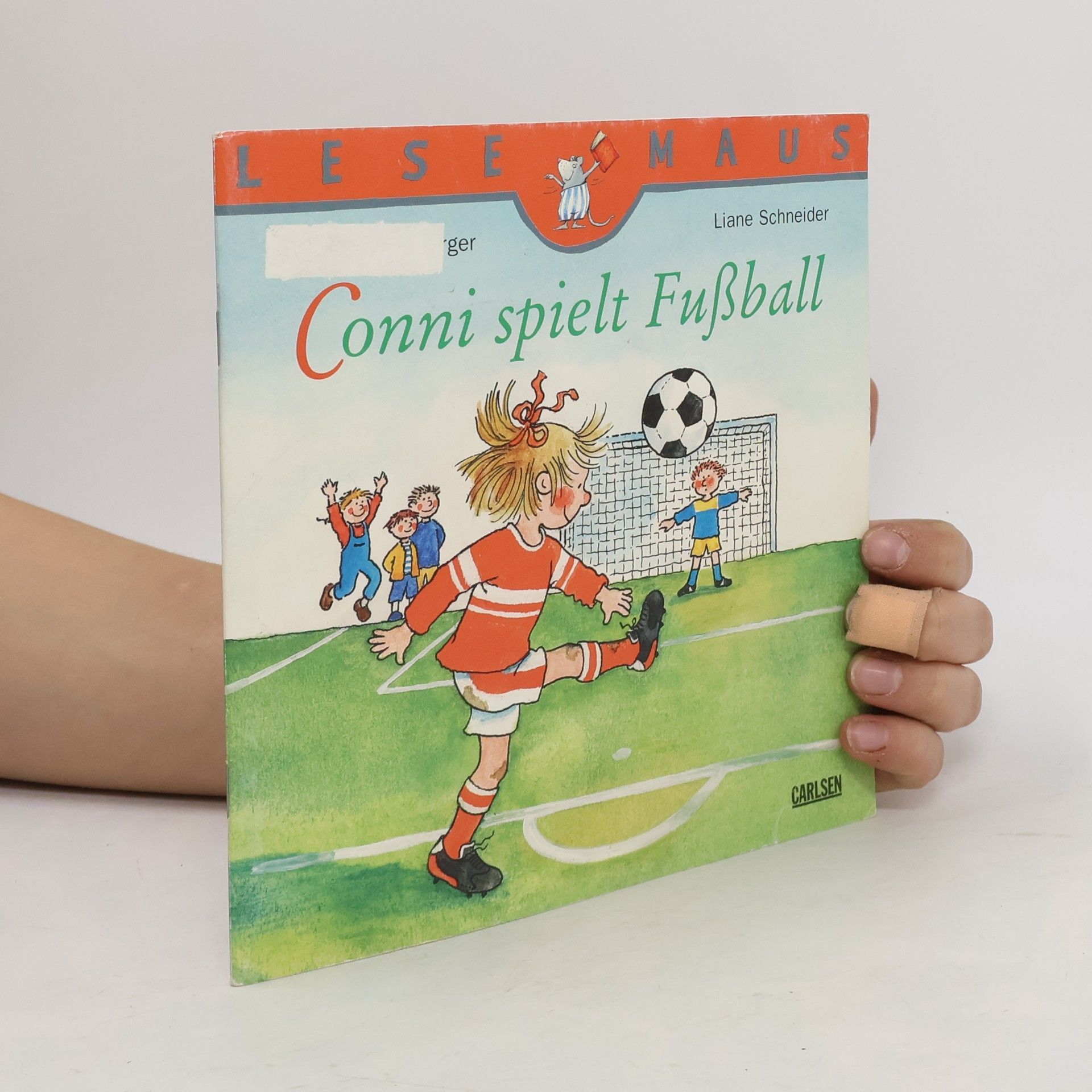 Lianne Schneider Conni spielt Fußball