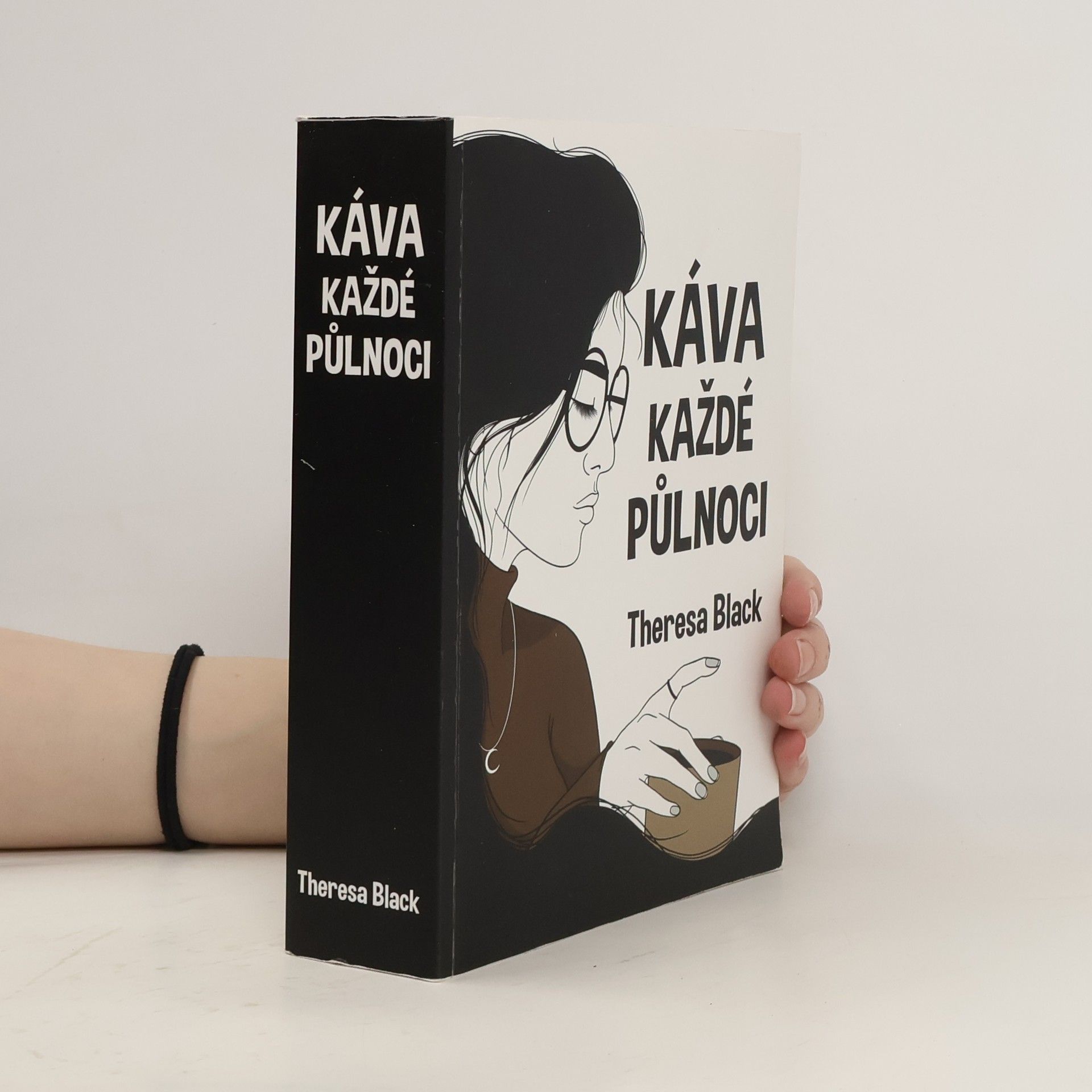 Theresa Black Káva každé půlnoci