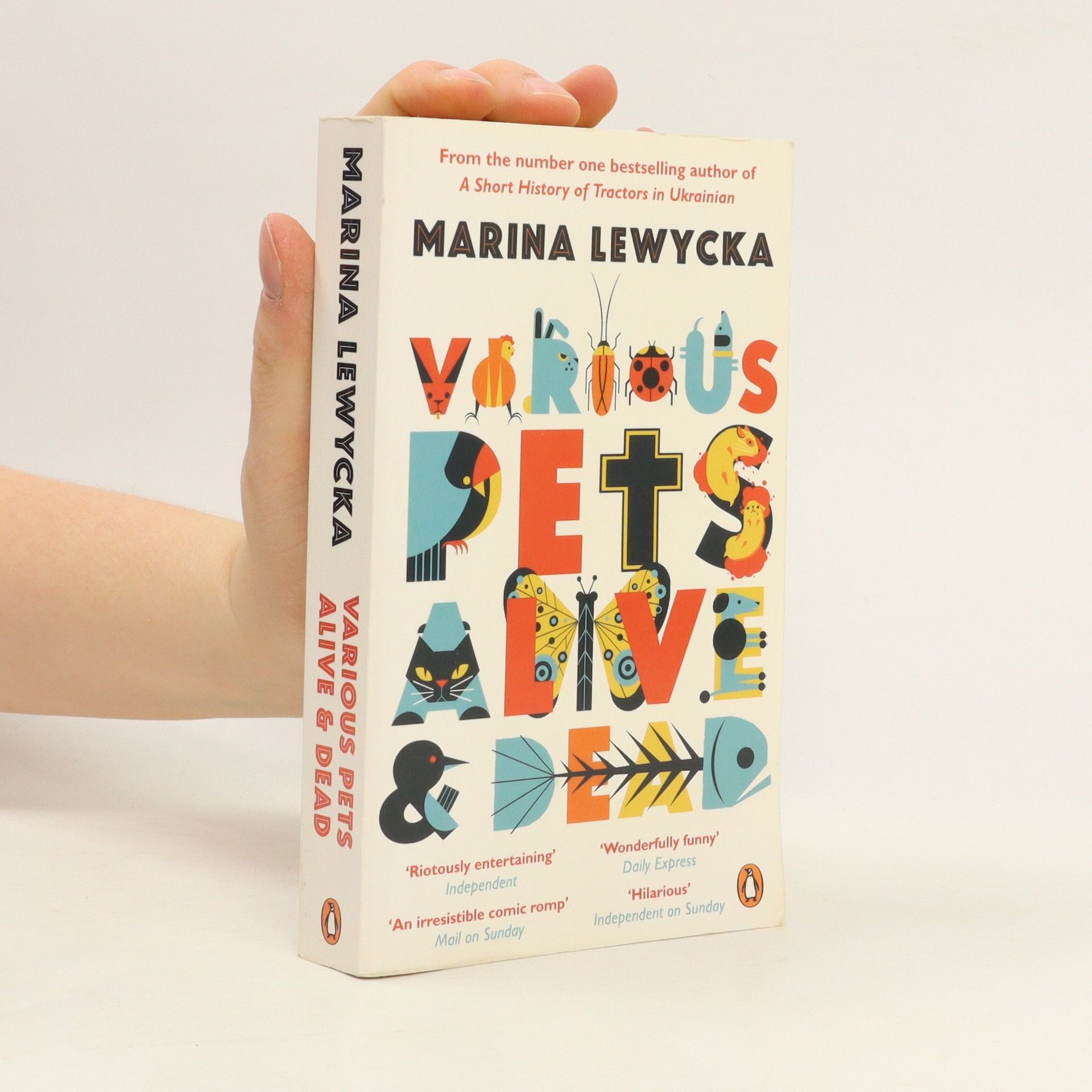 Marina Lewycká Various pets alive and dead