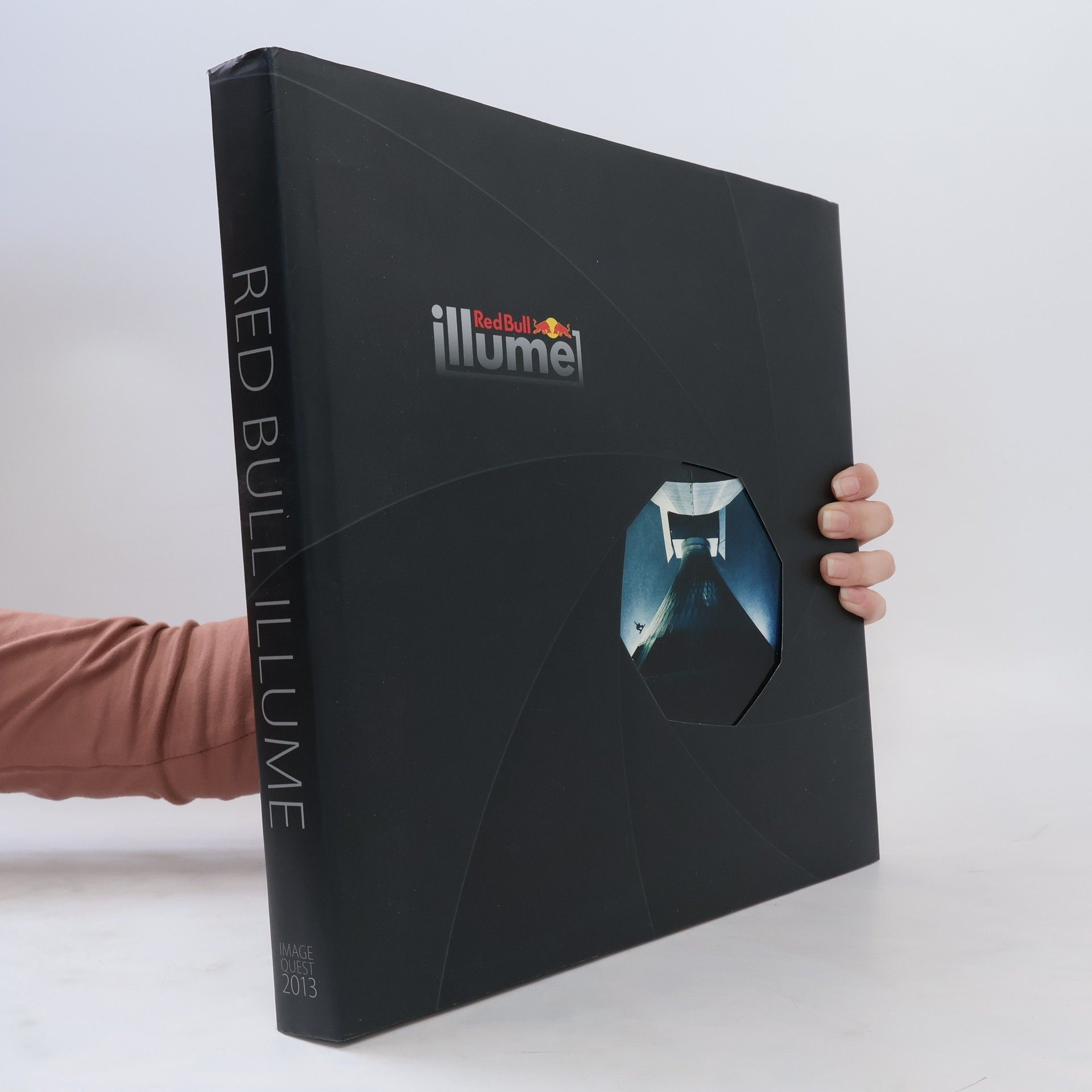 Collectif d'auteurs Red Bull Illume