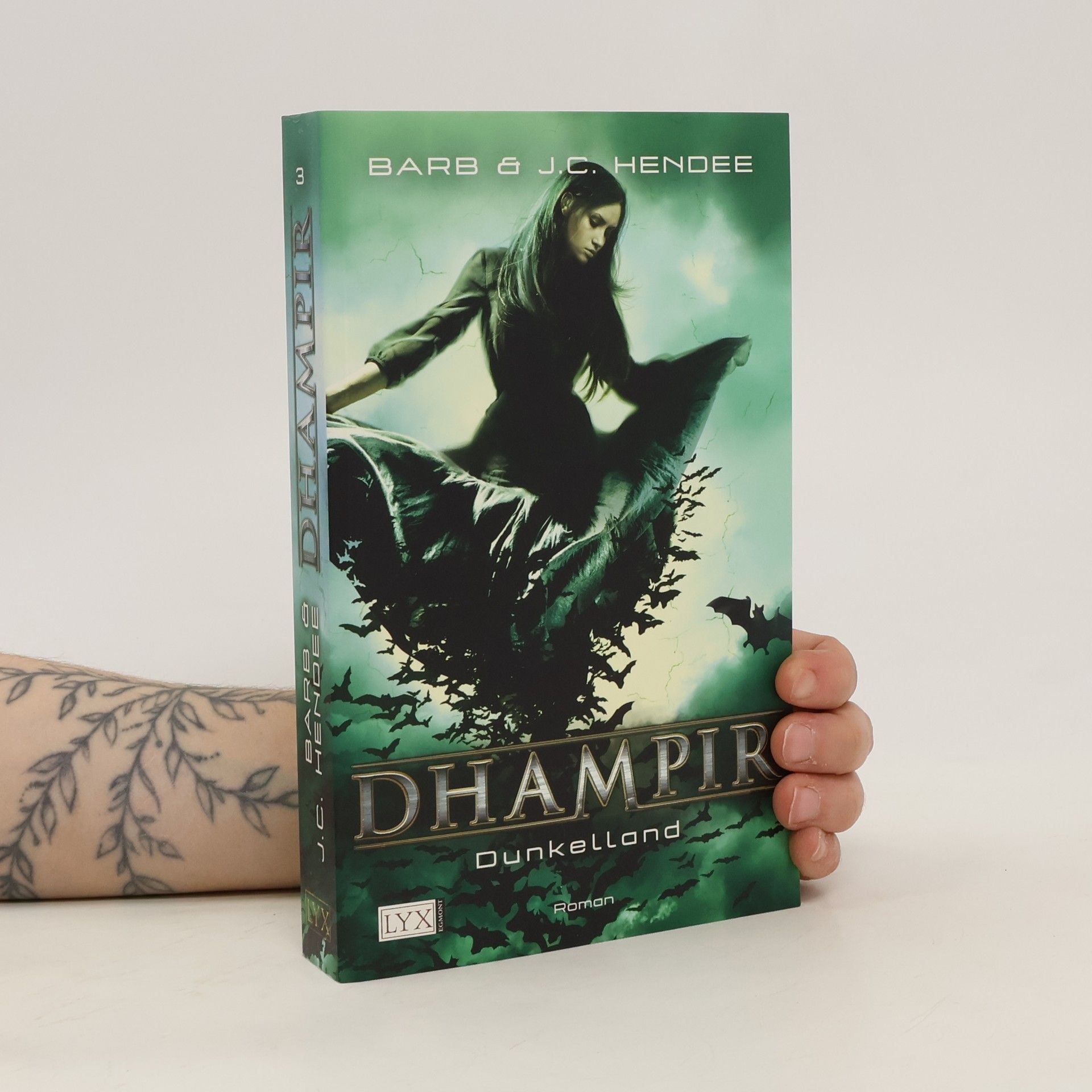 Barb Hendee Dhampir
