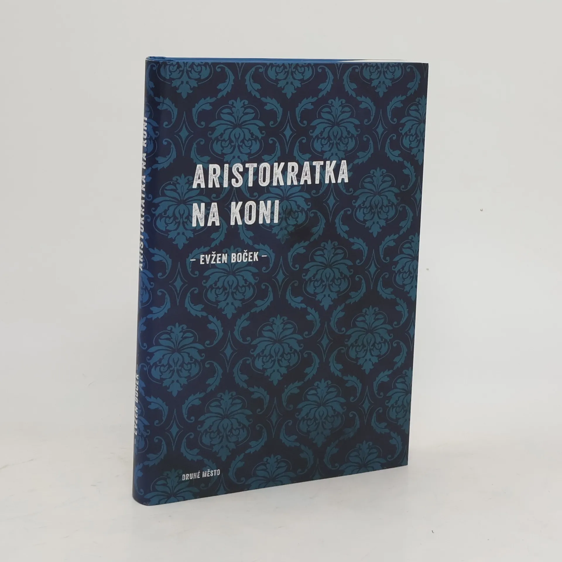 Aristokratka na koni | Kniha | pevná | Evžen Boček | CS