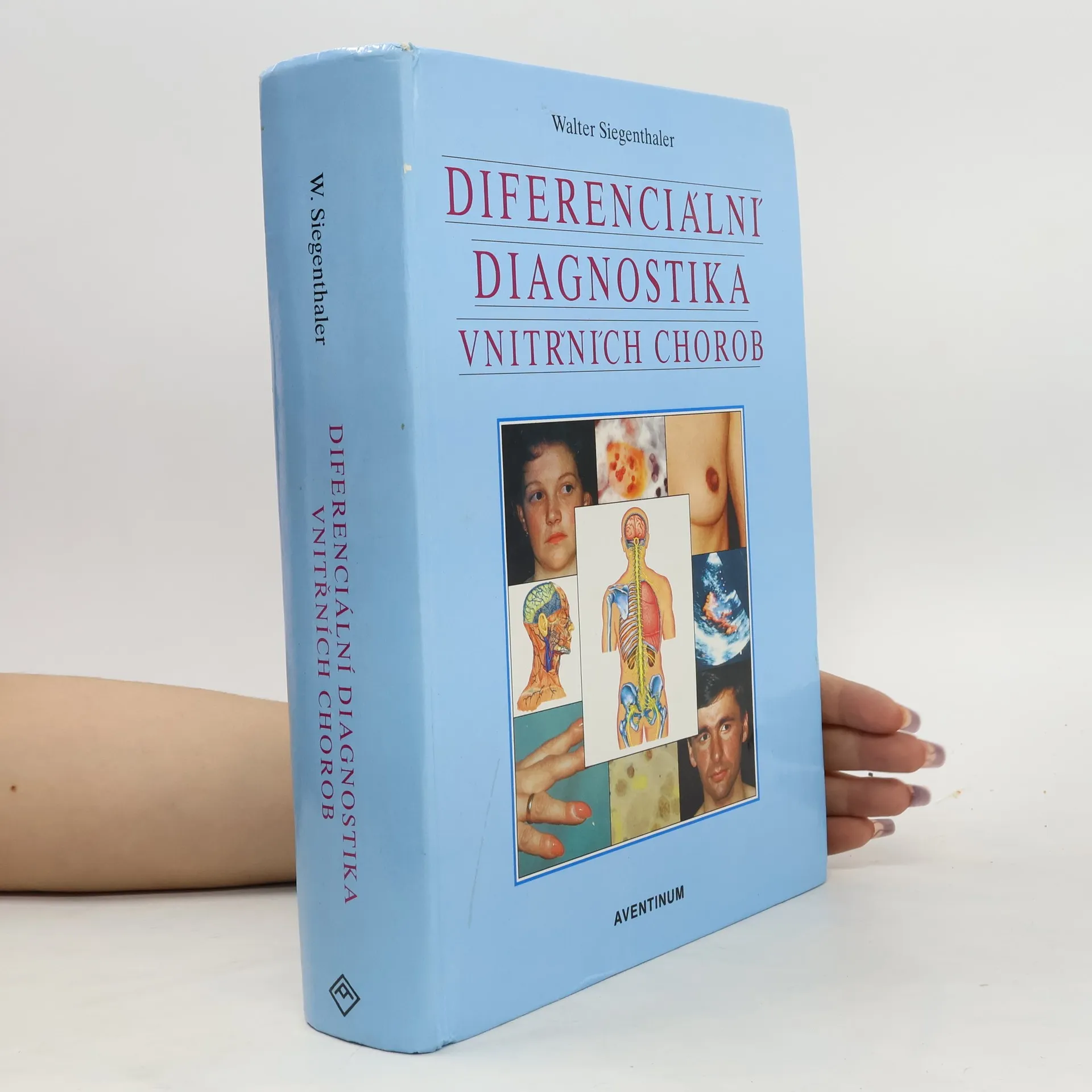 Diferenciální diagnostika vnitřních chorob | Kniha | pevná | Walter Siegenthaler | CS