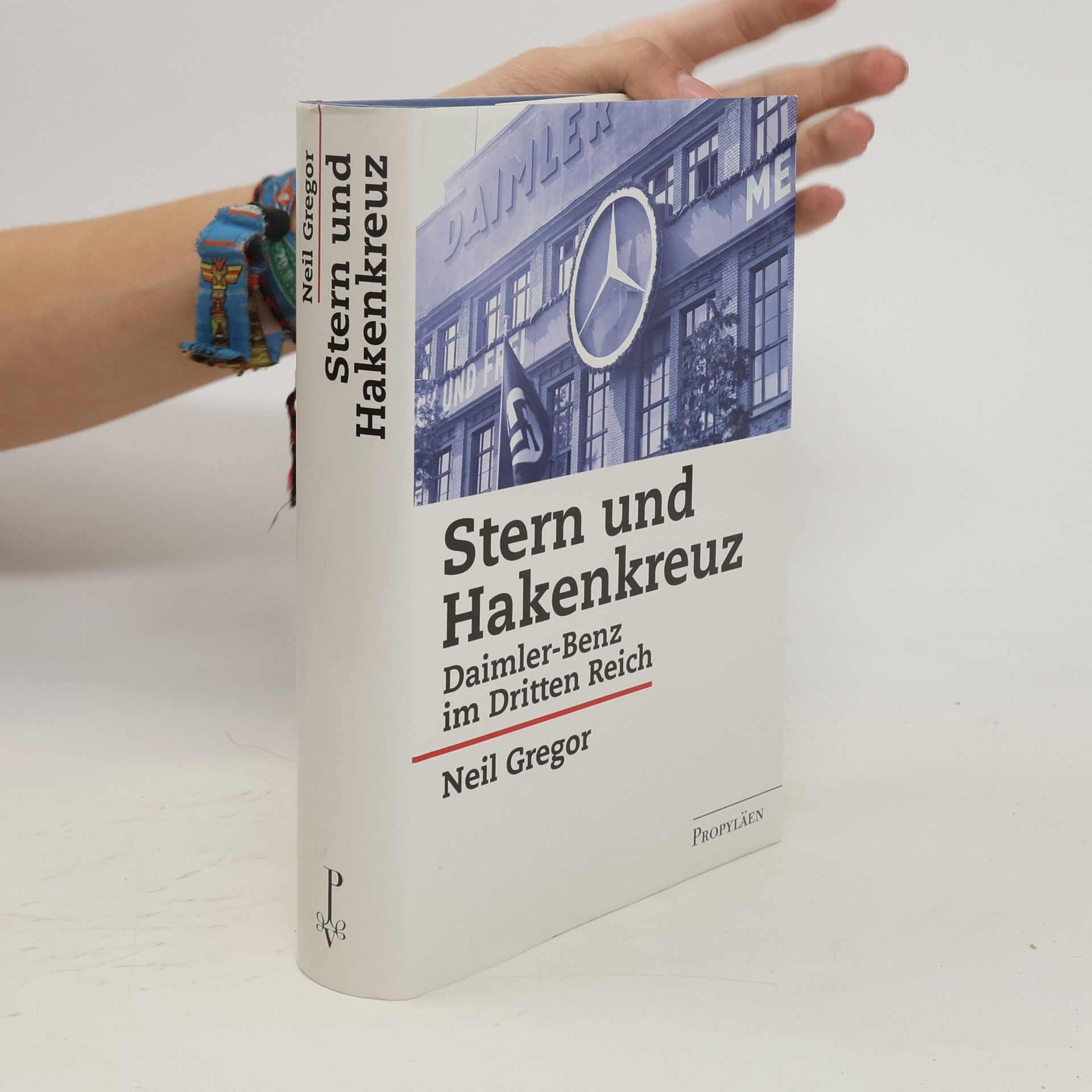 Neil Gregor Stern und Hakenkreuz