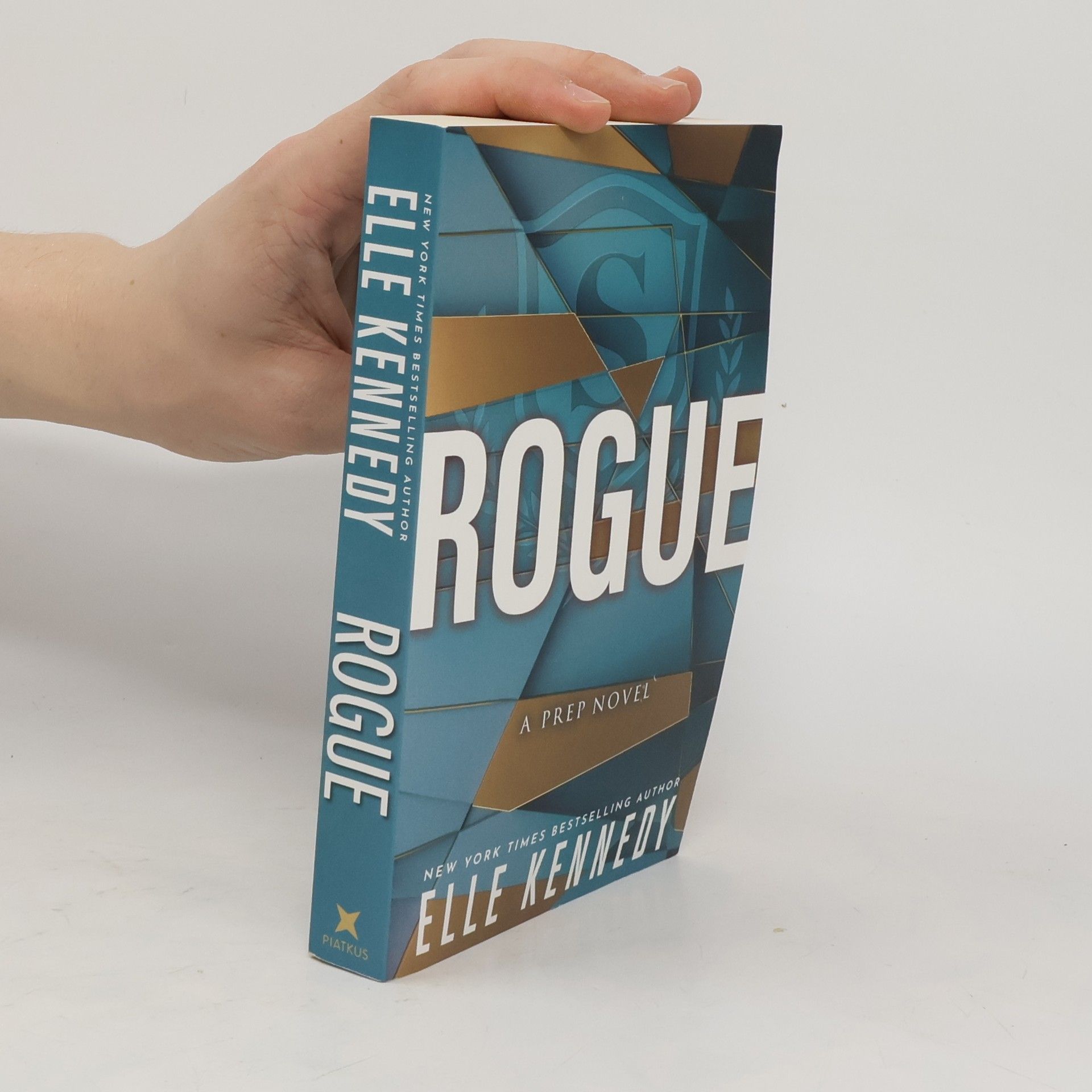 Elle Kennedy Rogue