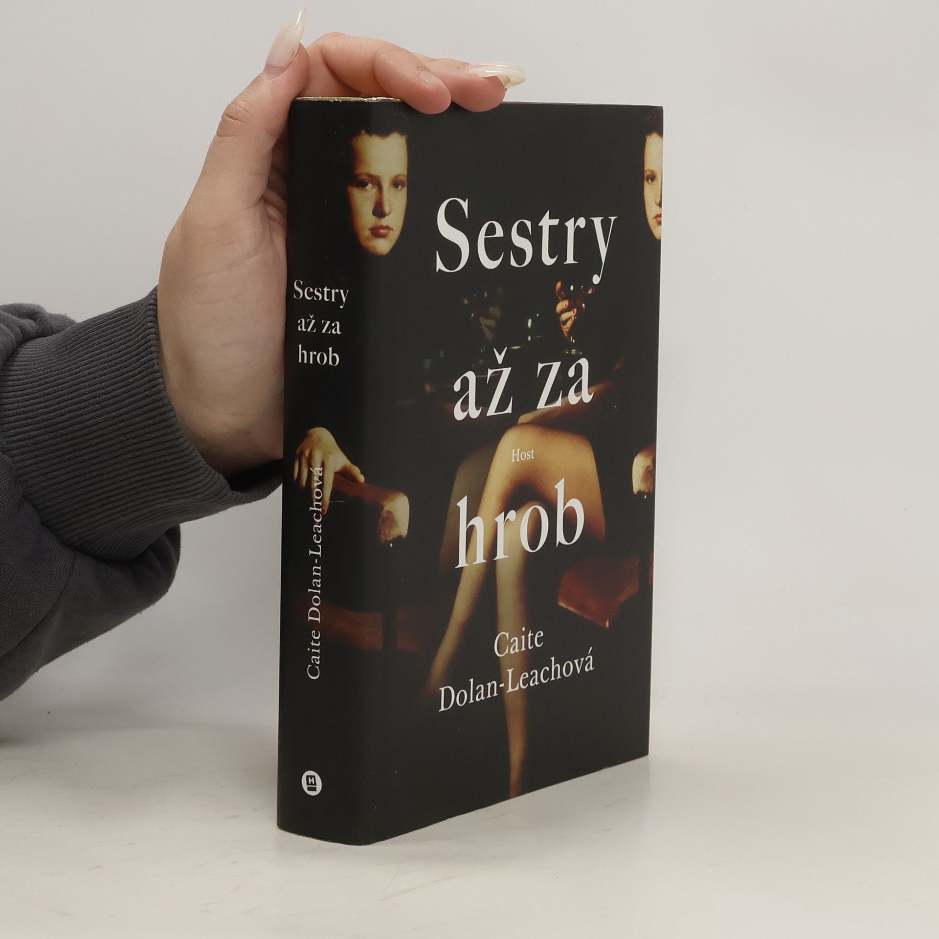 Caite Dolan-Leach Sestry až za hrob
