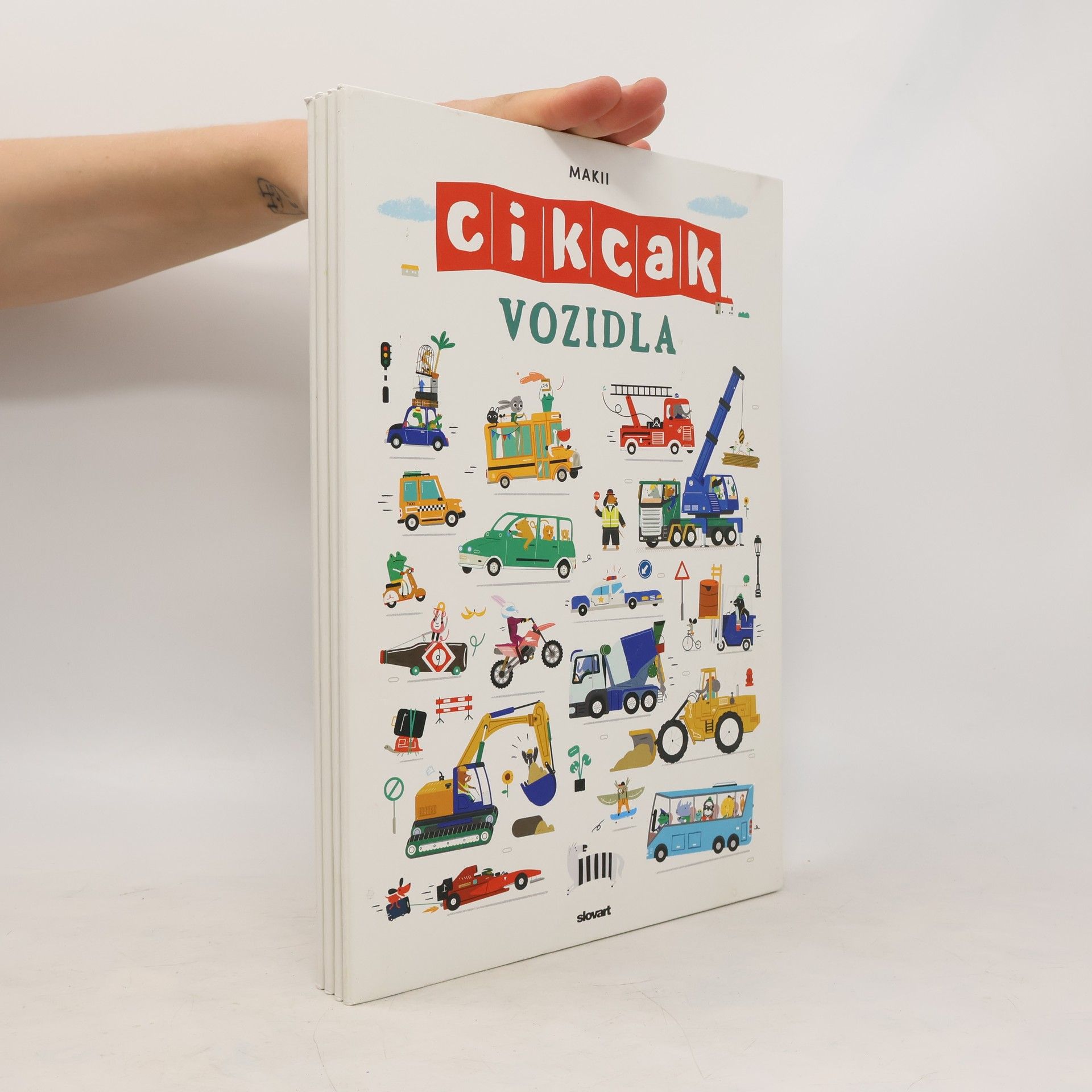 Makii Cikcak. Vozidla