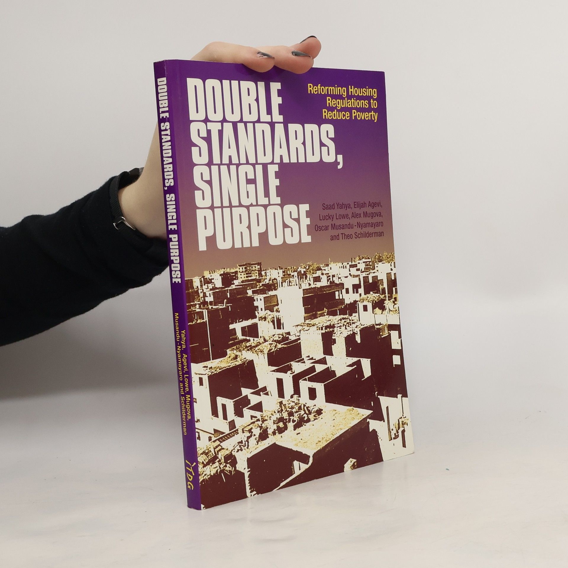 Collectif d'auteurs Double Standards, Single Purpose