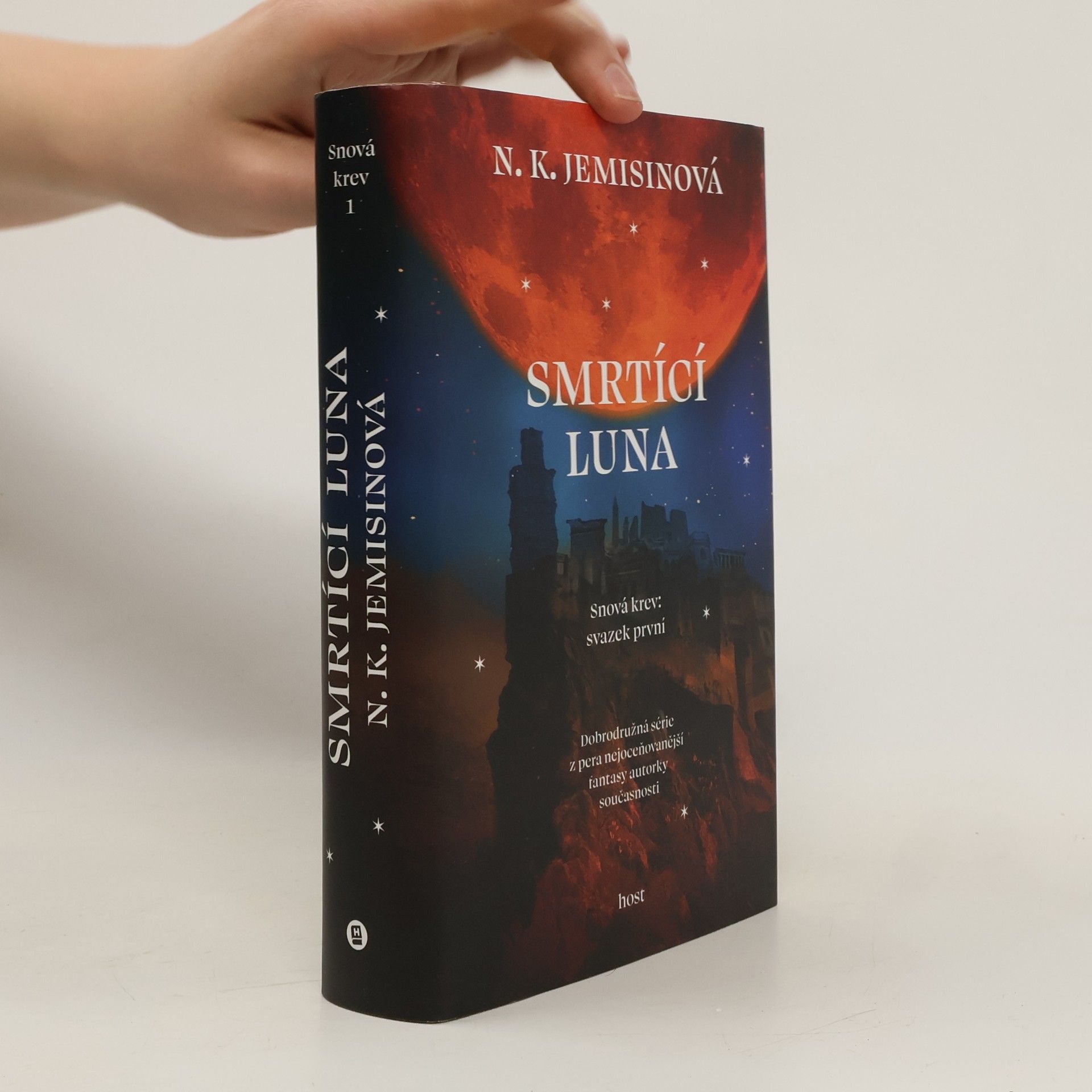 N. K. Jemisin Snová krev. Svazek první, Smrtící luna
