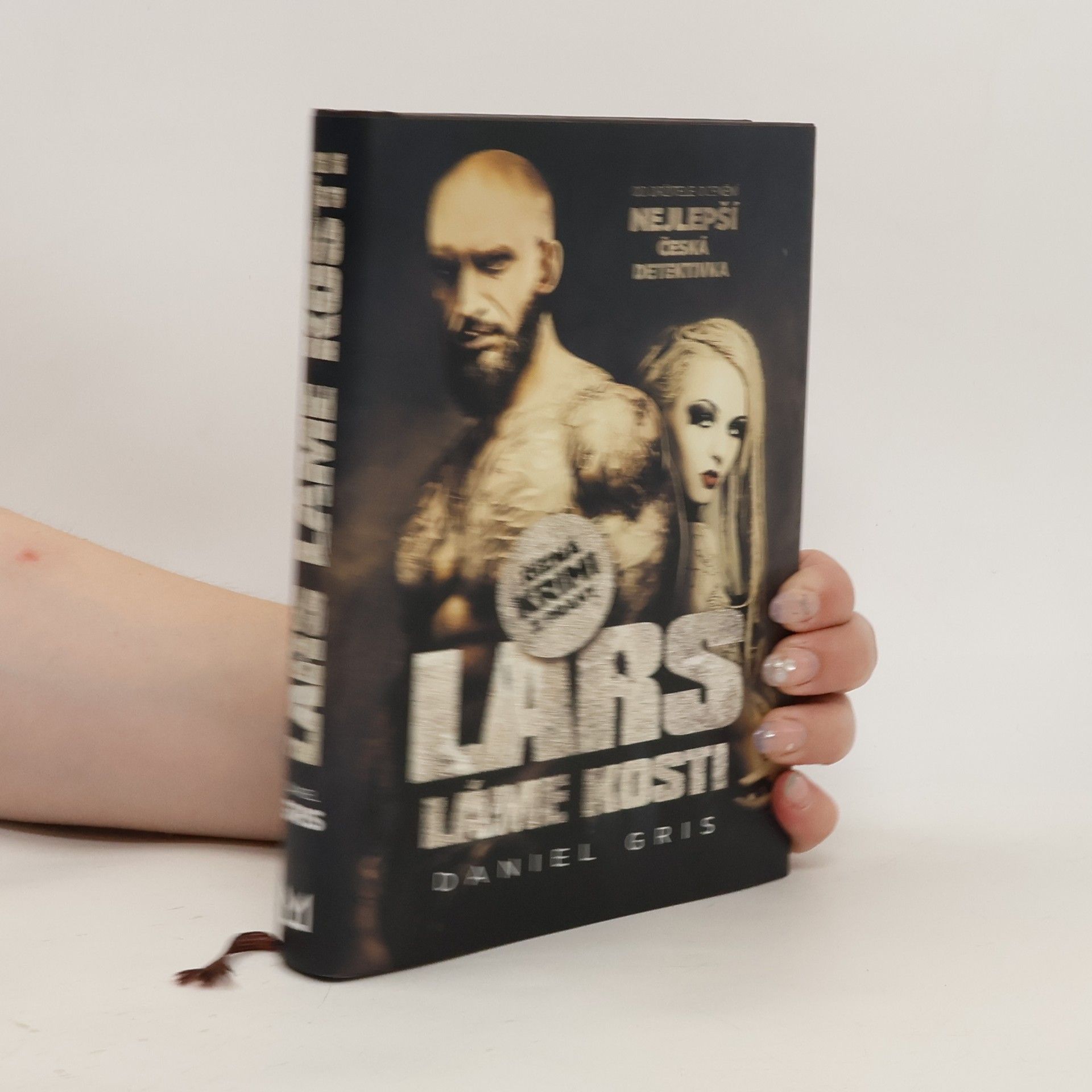 Daniel Gris Lars láme kosti