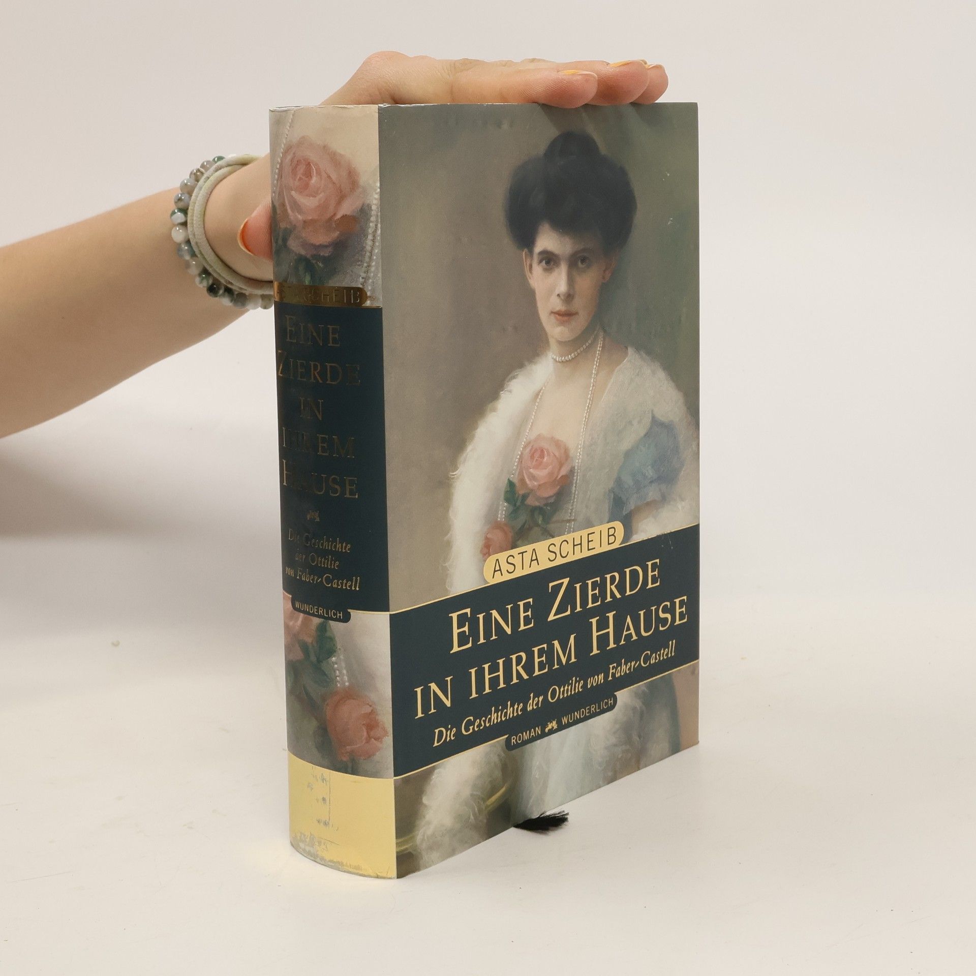 Asta Scheib Eine Zierde in ihrem Hause