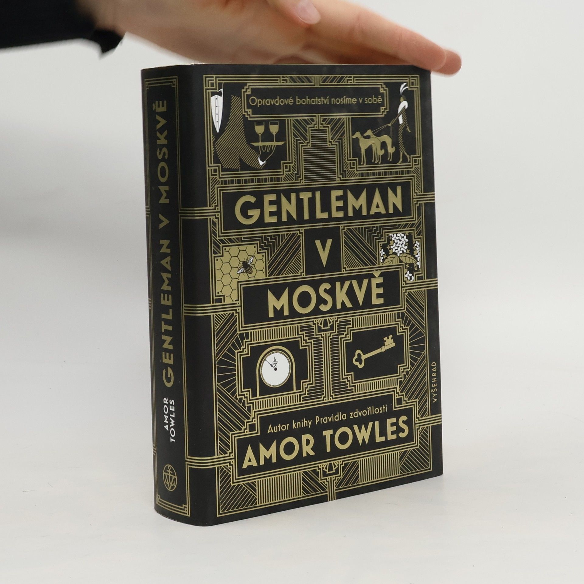 Amor Towles Gentleman v Moskvě