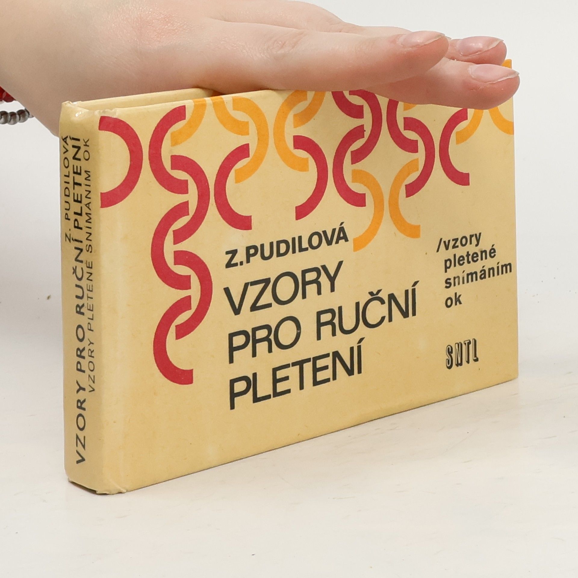 Pudilová Zdenka Vzory pro ruční pletení. Vzory pletené snímáním ok
