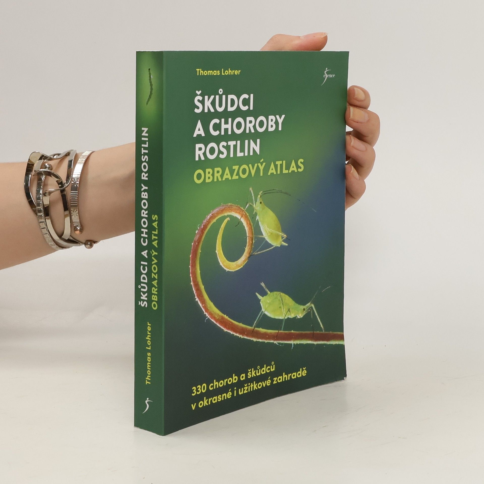 Thomas Lohrer Škůdci a choroby rostlin. Obrazový atlas. 330 chorob a škůdců v okrasné i užitkové zahradě